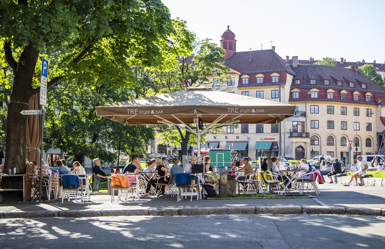 Flere koselige uteplasser ved Alexander Kiellands plass til å nyte lange sommerdager. Galleribilde