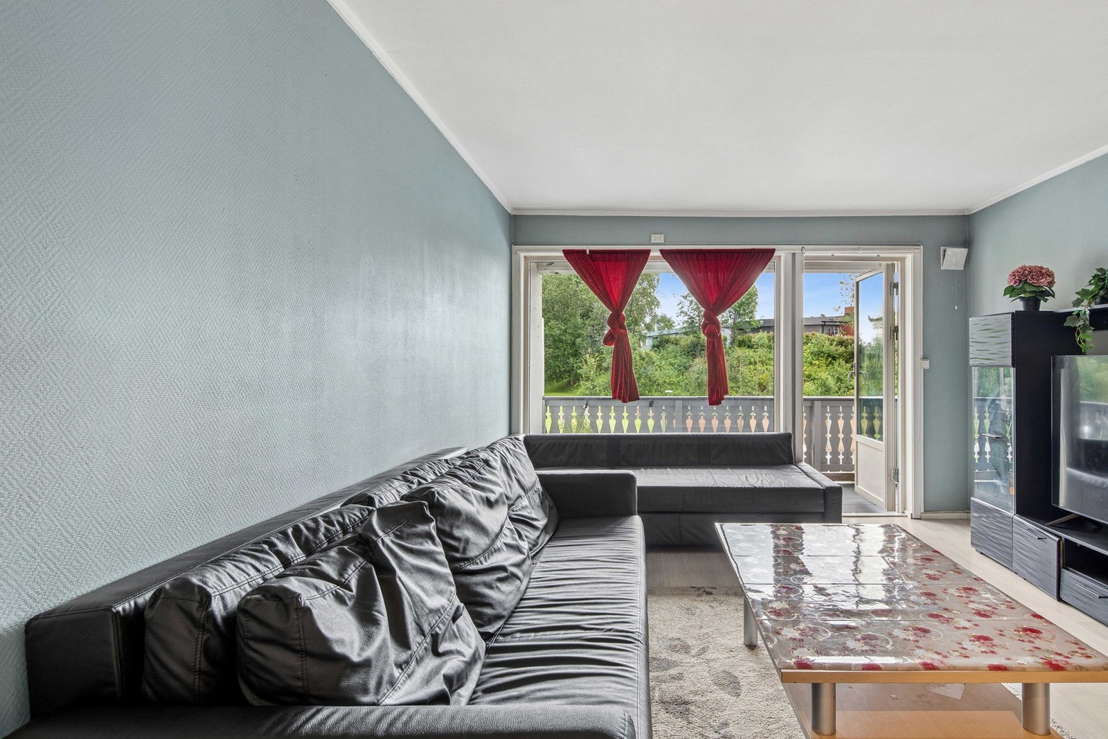 Fra stuen har du utgang til en herlig balkong. Galleribilde