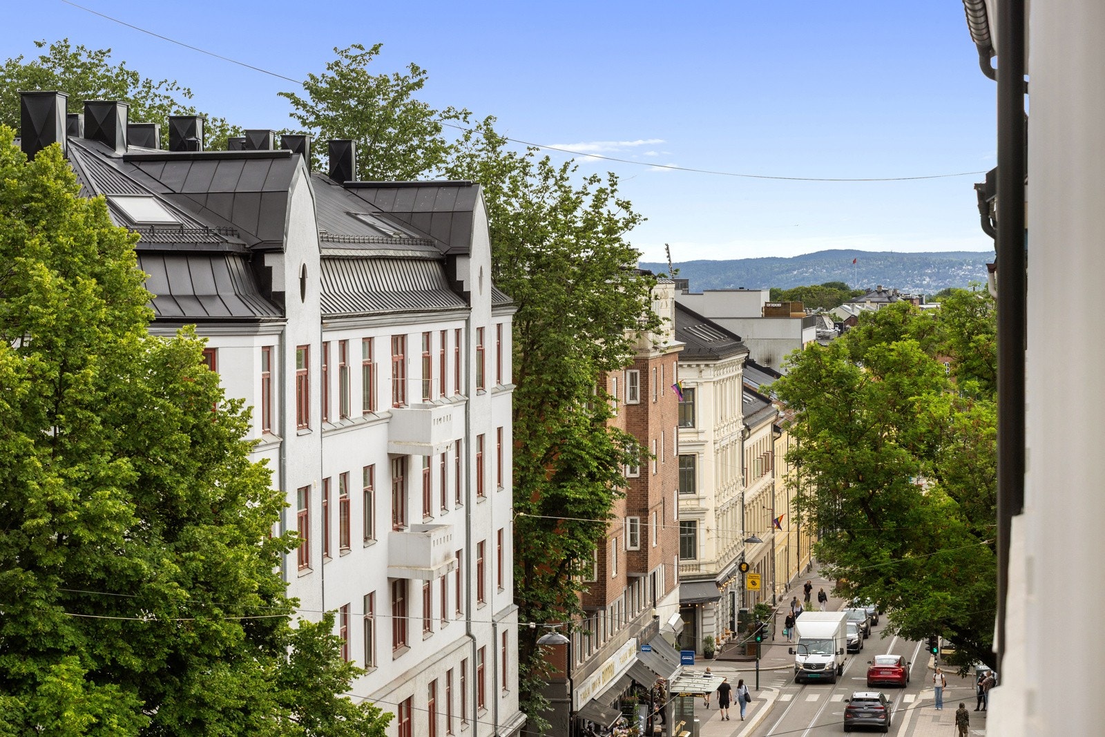 Her bor du høyt og fritt med nydelig utsikt nedover byen. Galleribilde