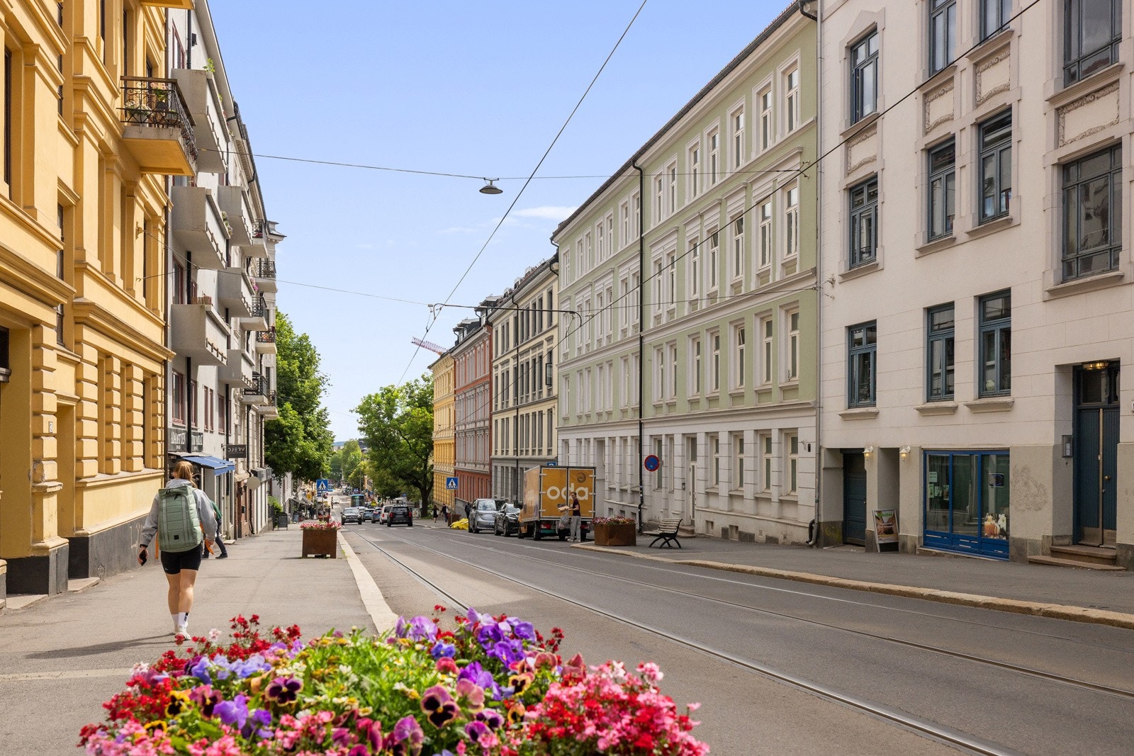ette er en unik mulighet for deg som ønsker å bo sentralt, men samtidig tilbaketrukket i en klassisk bygårdsleilighet! Galleribilde