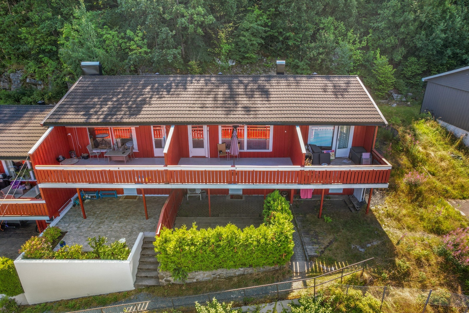 Nærområdet byr på flotte turområder, som Kalstadtjenna og Studsdalen, som ligger lett tilgjengelig. Galleribilde