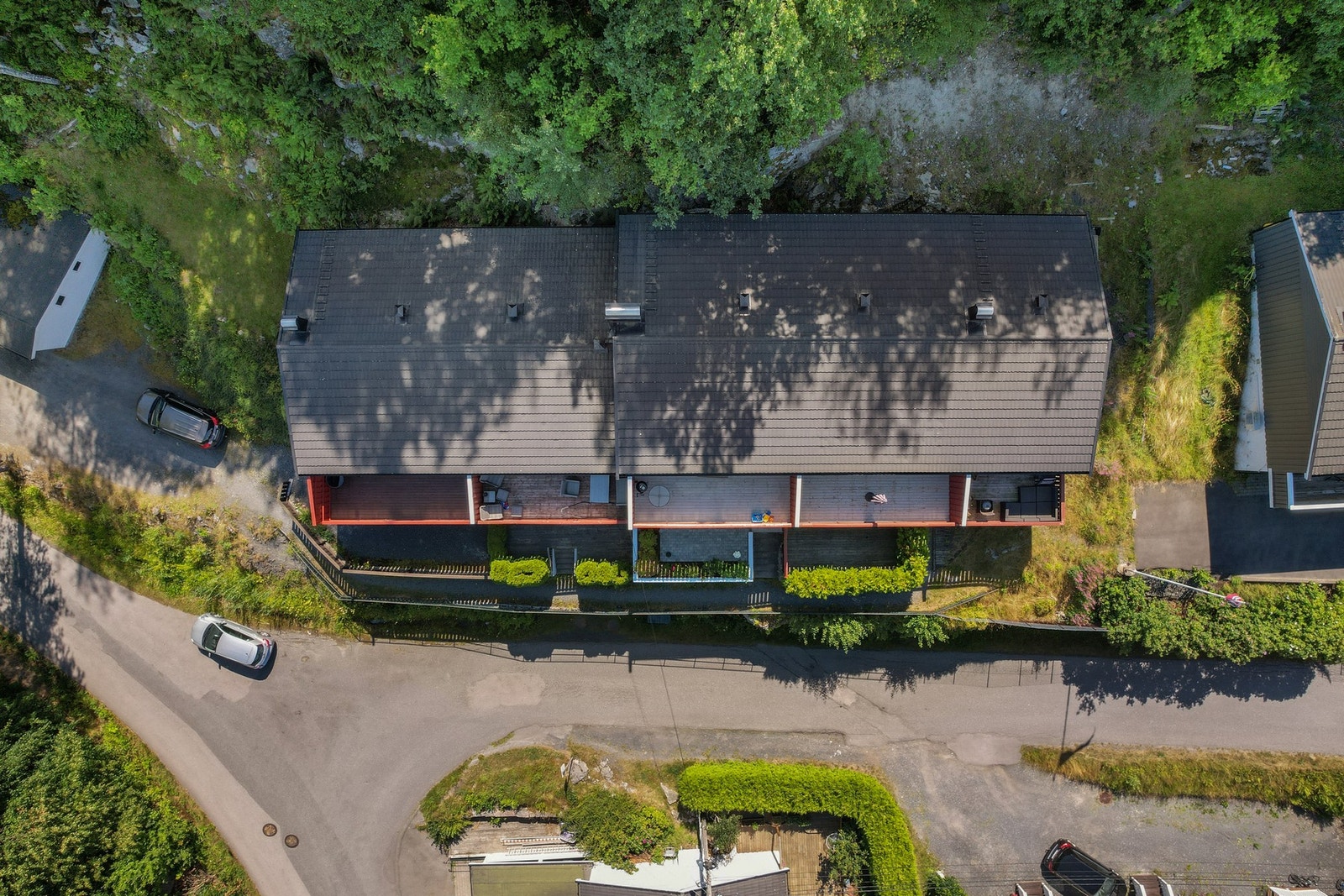 Beliggenheten er både sentral og barnevennlig, med rolige omgivelser og lite trafikk. Galleribilde