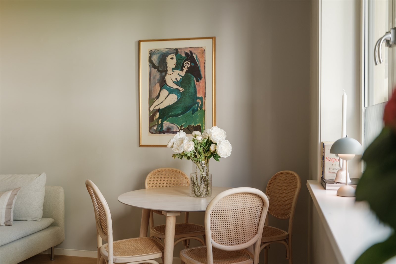 Her kan man fint invitere både venner og familie på middag. Galleribilde