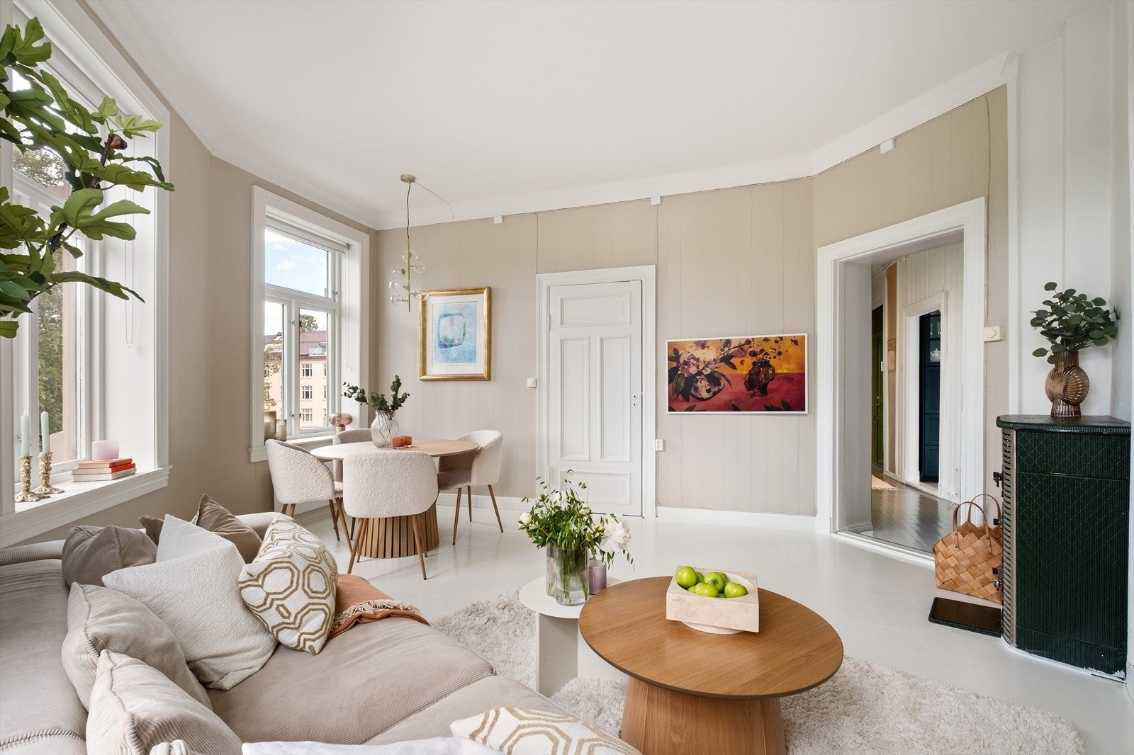 En klassisk og sjarmerende 3(4)-roms eierseksjon med gjennomgående god standard Galleribilde