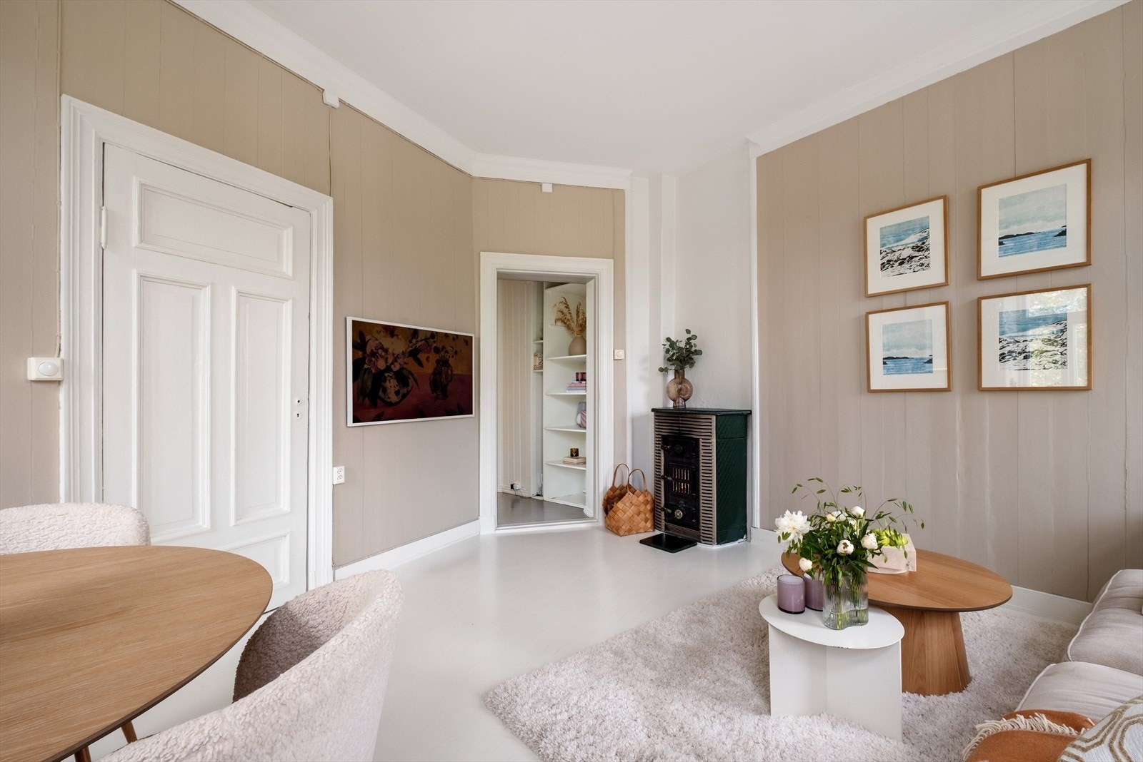 Boligen blir primært varmet opp ved bruk av elektrisistet. Selger har hatt et årlig forbruk på ca 14 781 kWh Galleribilde