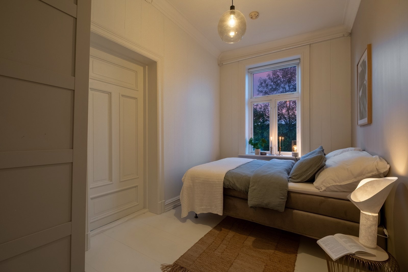 God plass til garderobe Galleribilde