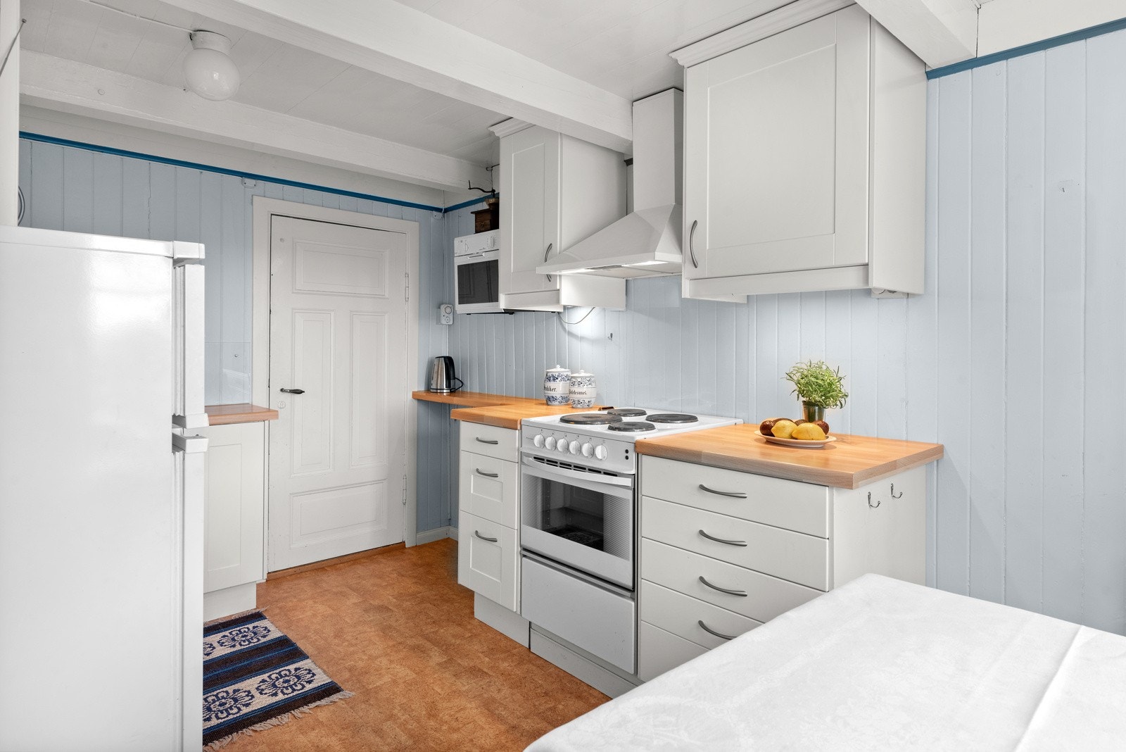 Hvitevarer medfølger i handelen etter avtale. Galleribilde