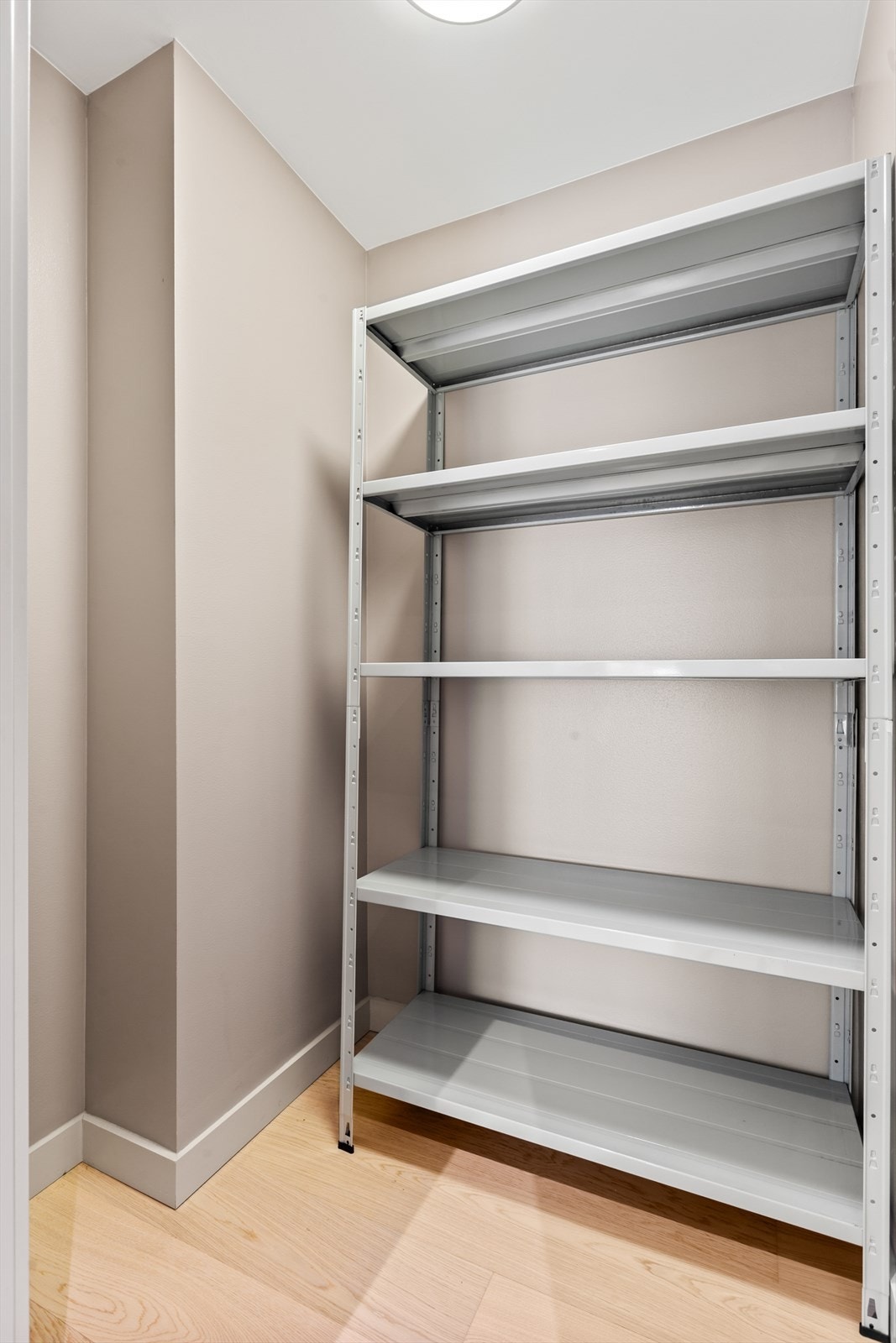 Innvendig bod i leiligheten Galleribilde