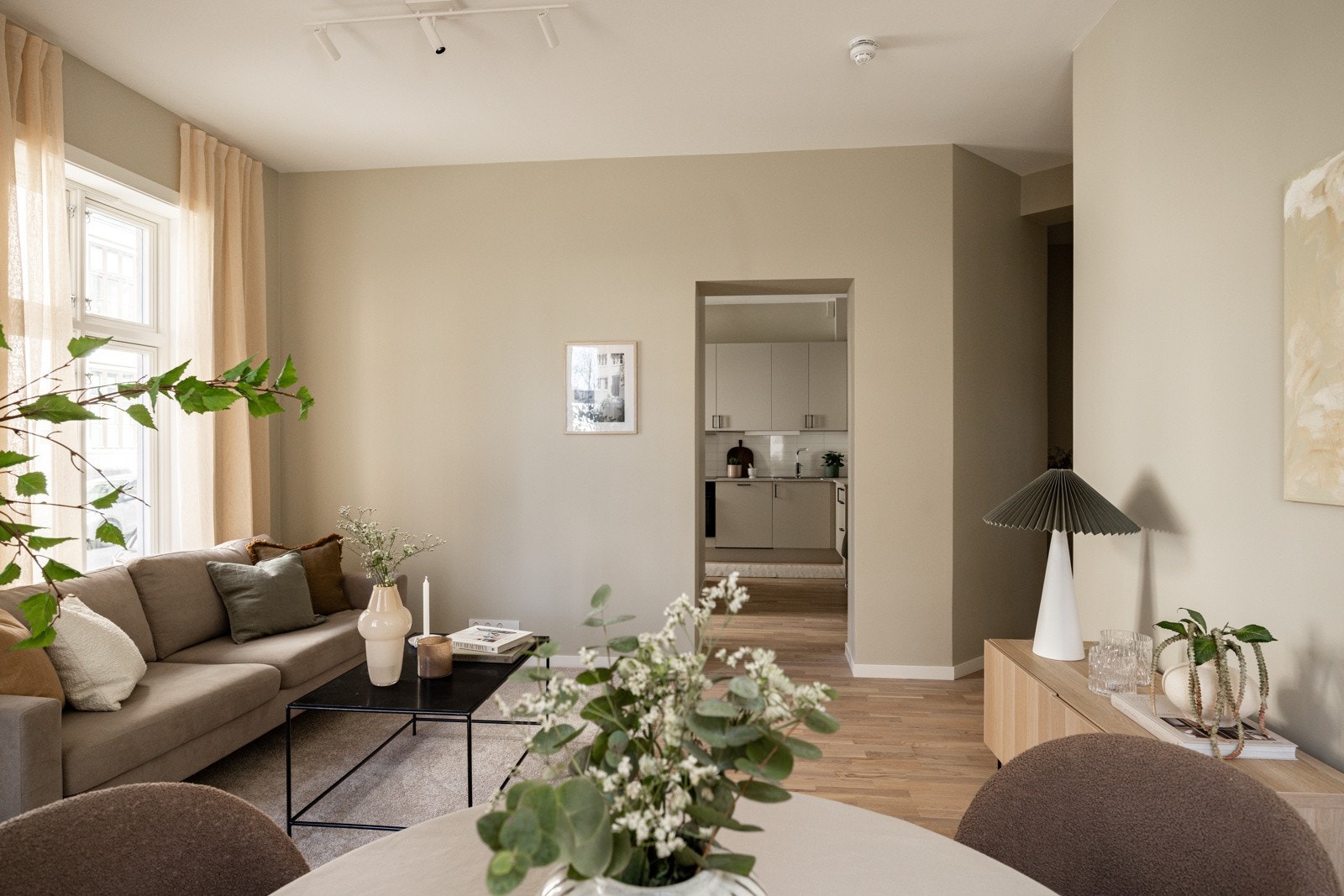 Ny parkett og nymalte oveflater fra 2025 Galleribilde