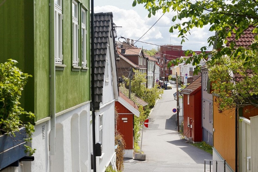 Nærområde: På Rodeløkka finner du en god miks av klassiske trehus og bygårder samt moderne bygg Galleribilde