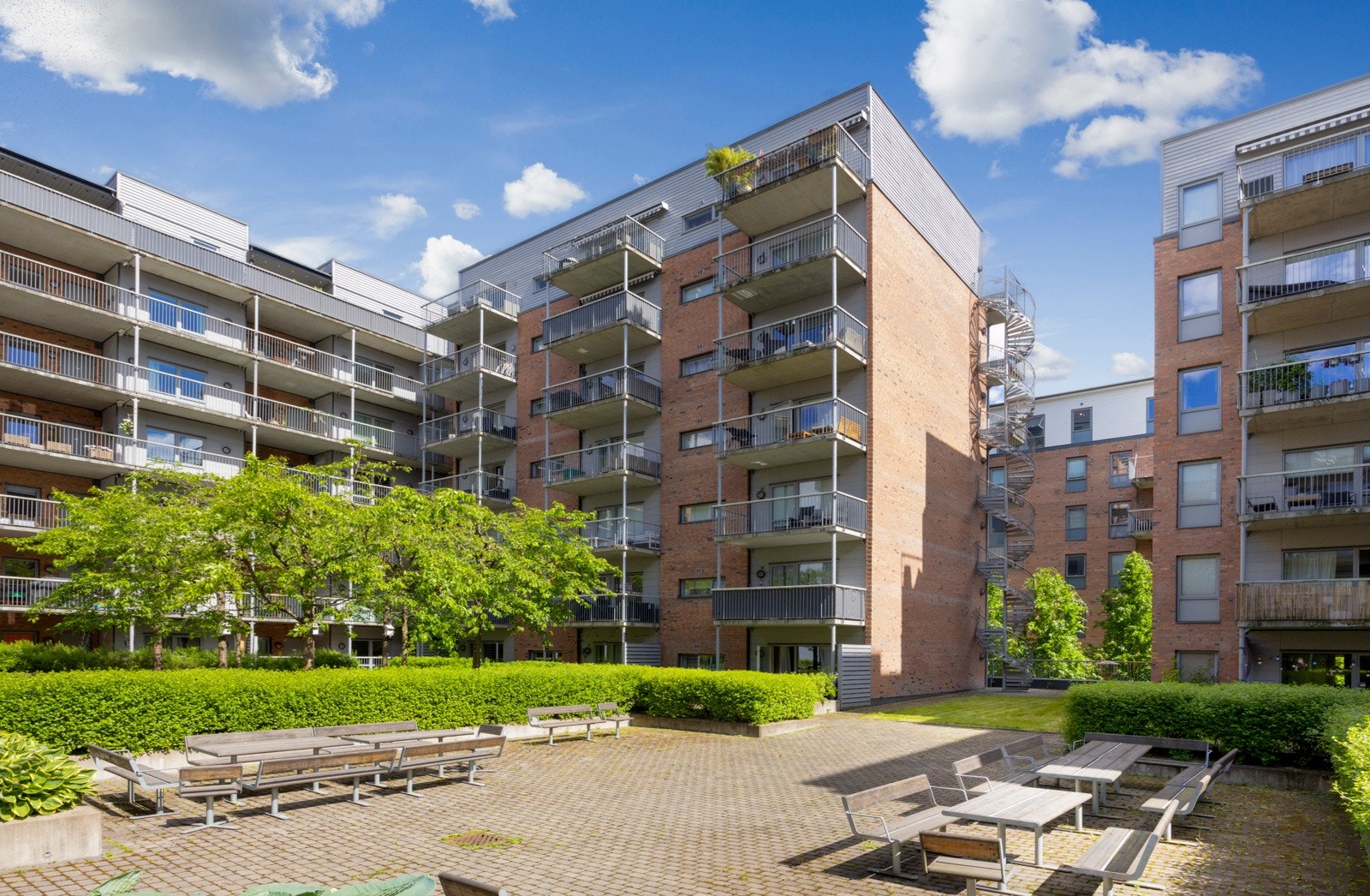 Hyggelig og veldrevet borettslaget som består av 177 andelsleiligheter. Galleribilde