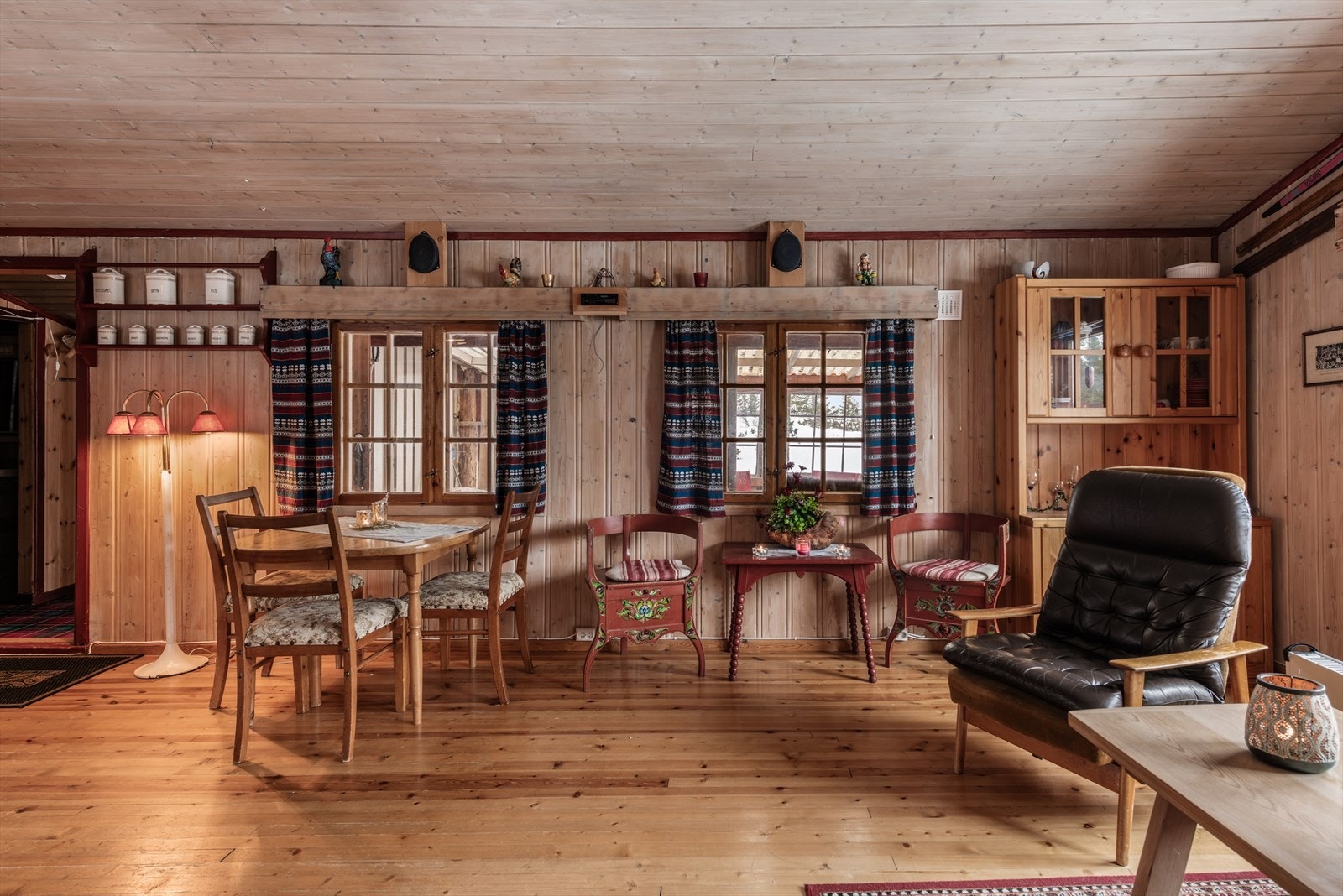 Flere møbleringsmuligheter i stuen. Galleribilde