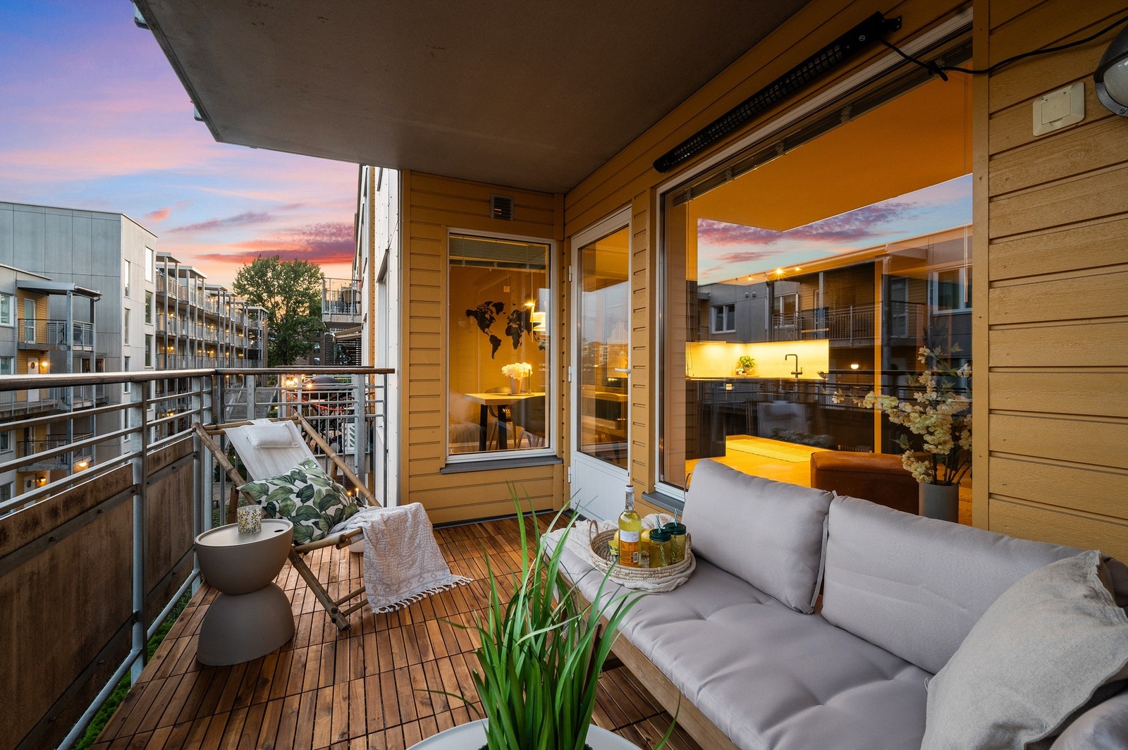 Her kan varme sommerdager nytes rett utenfor egen stue med formiddags- og kveldssol. Galleribilde