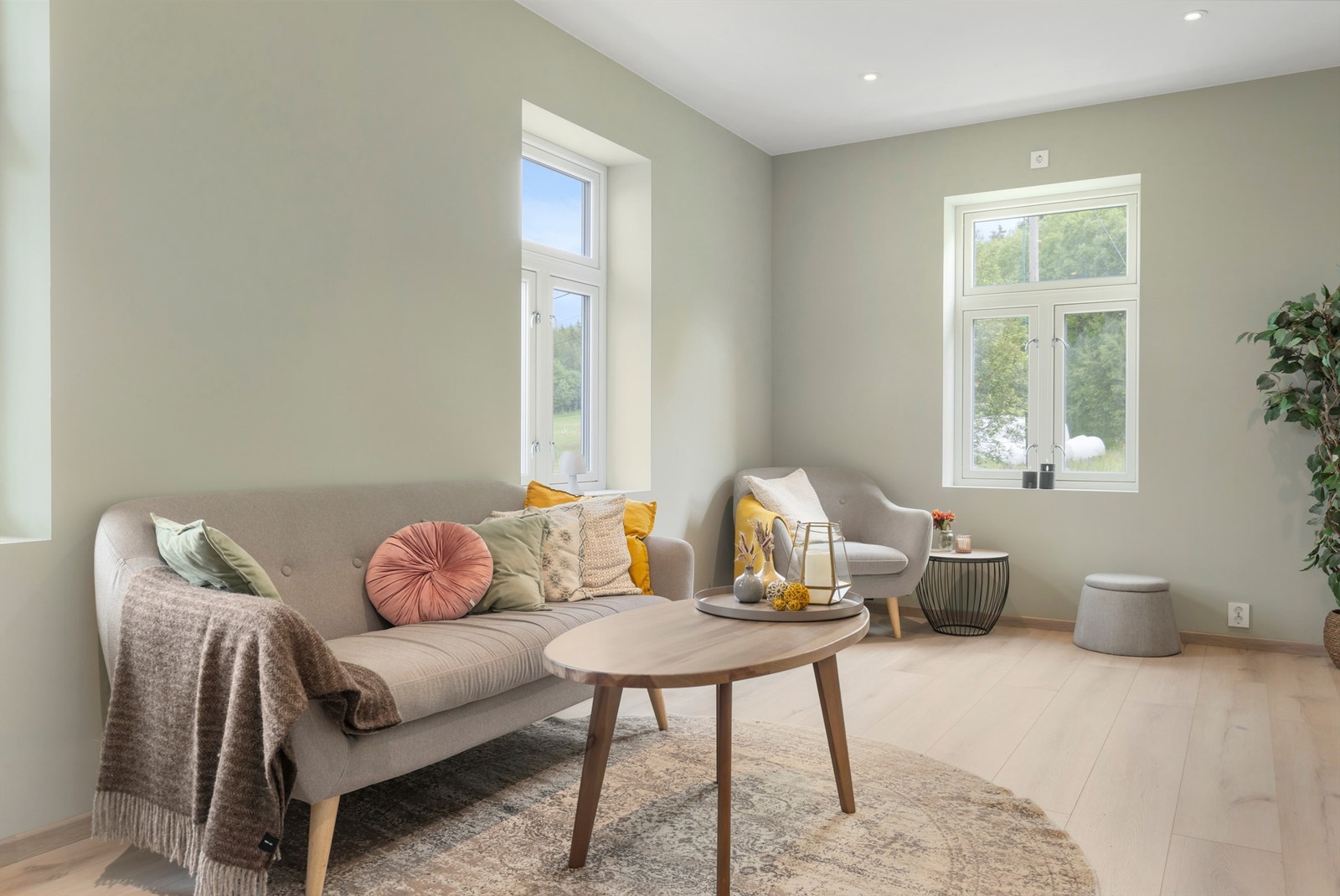 Velkommen til Pevikveien 13 - en moderne 3-romsleilighet betydelig oppusset og ombygget i 2024/2025. Galleribilde