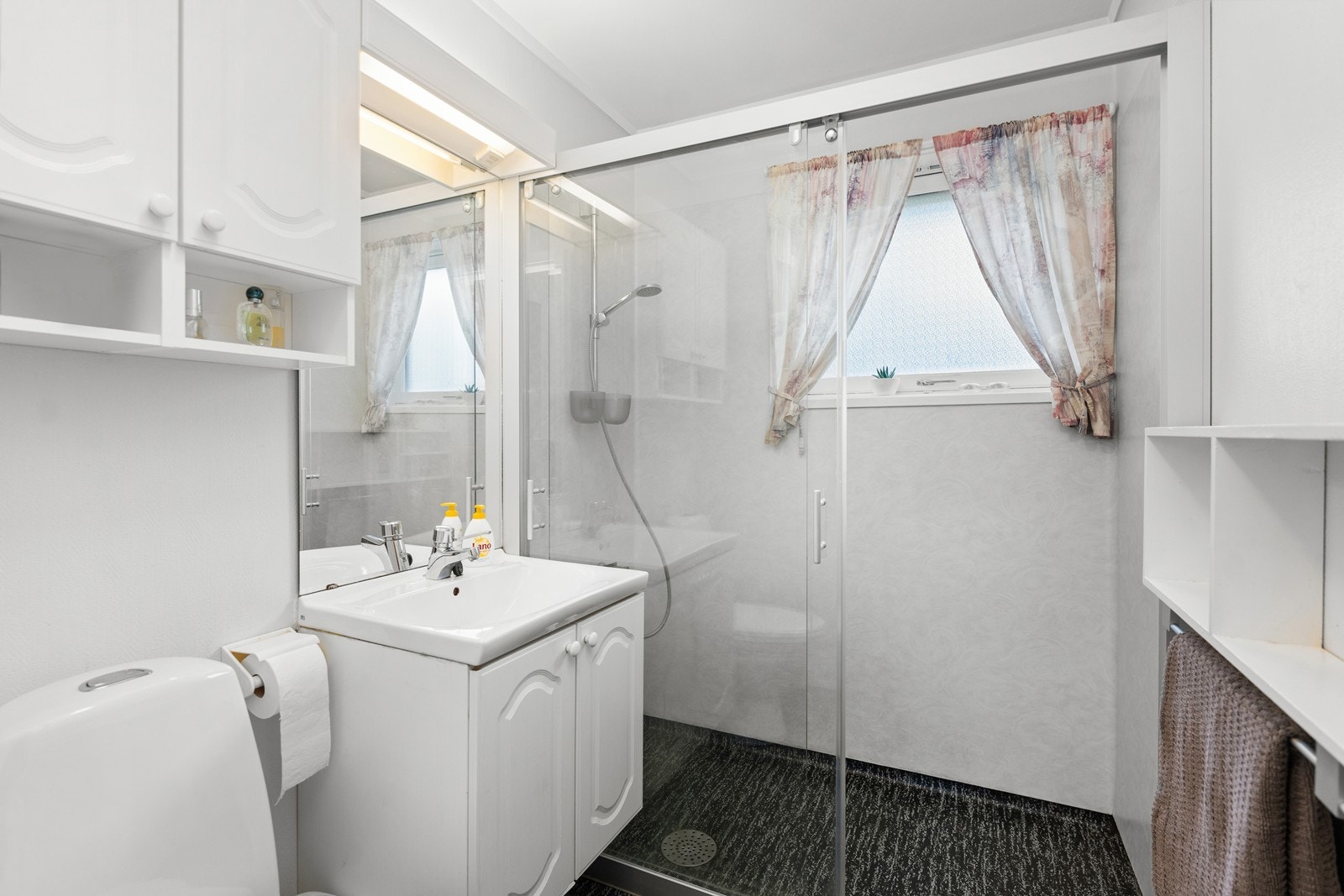 Bad/ wc med dusj. Galleribilde