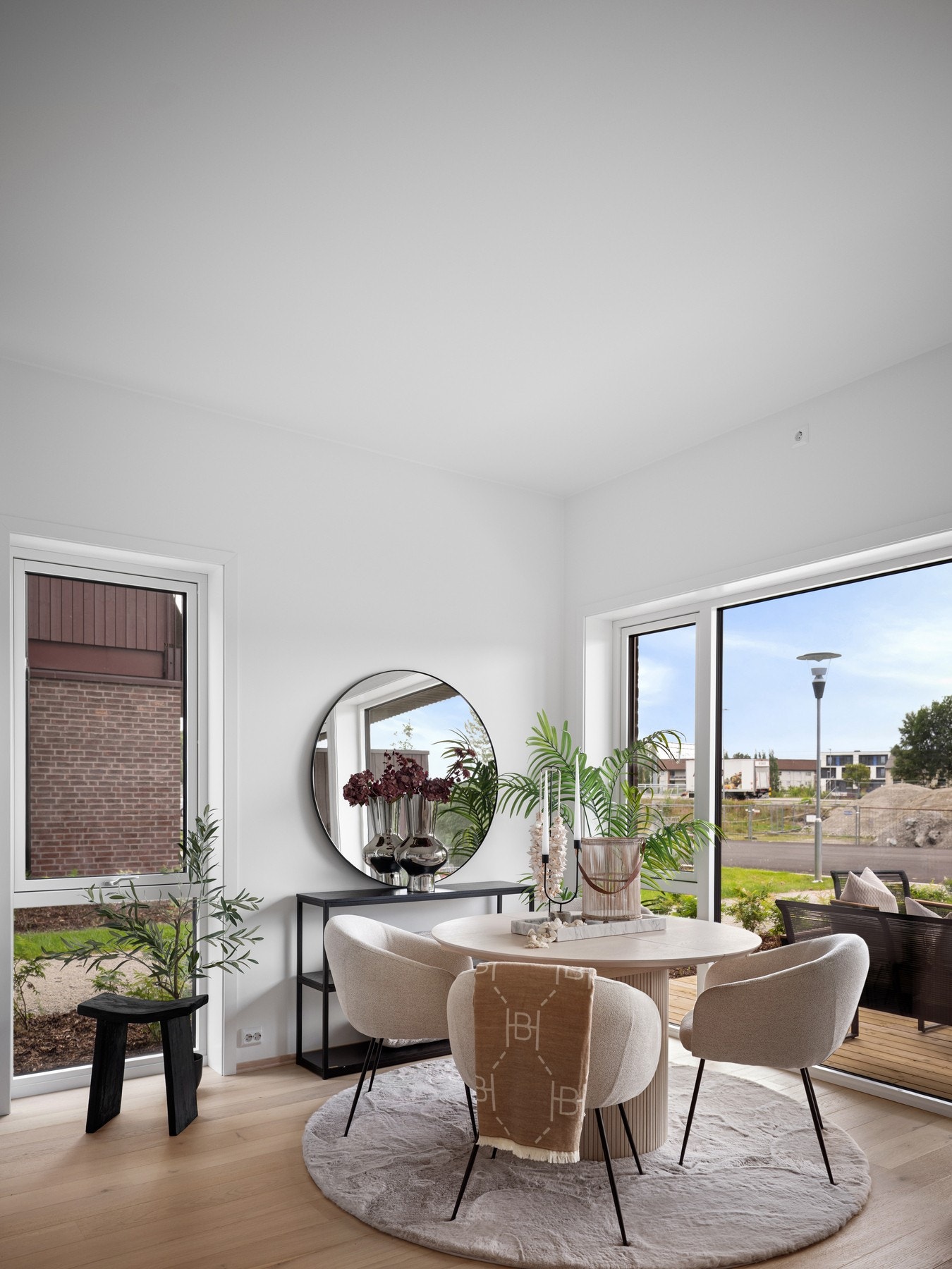 Leiligheten har ekstra takhøyde i oppholdsrommene. Galleribilde