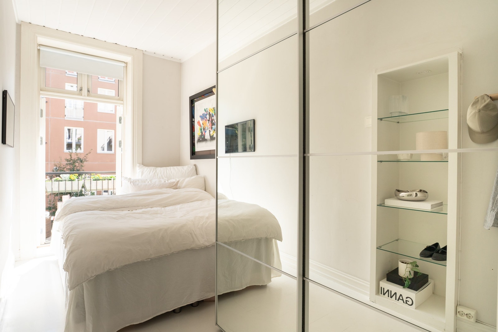 Utgang til balkong fra soverommet. Galleribilde