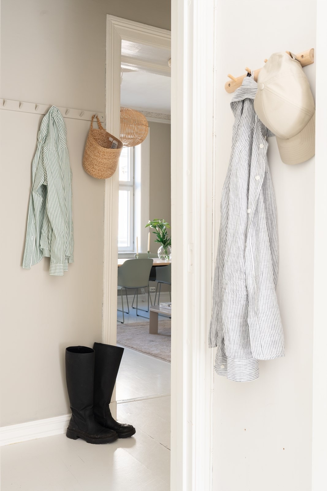 God plass til løsninger oppbevaring av sko og yttertøy. Galleribilde