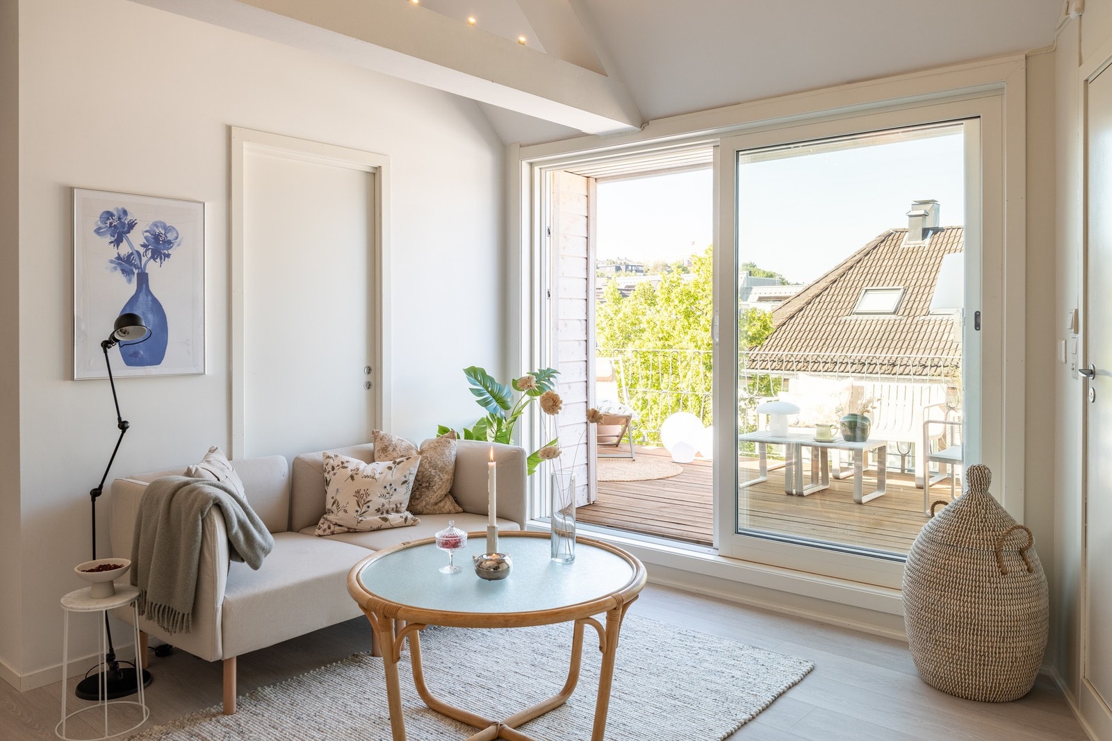 Leiligheten holder en moderne standard hvor alt er renovert i perioden 2017-2025. Galleribilde