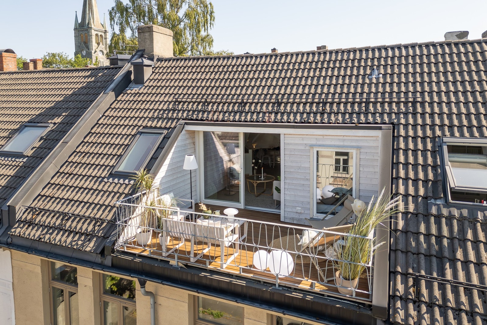 Flott beliggenhet på Lademoen med uhindret utsyn og usjenert plassering. Galleribilde