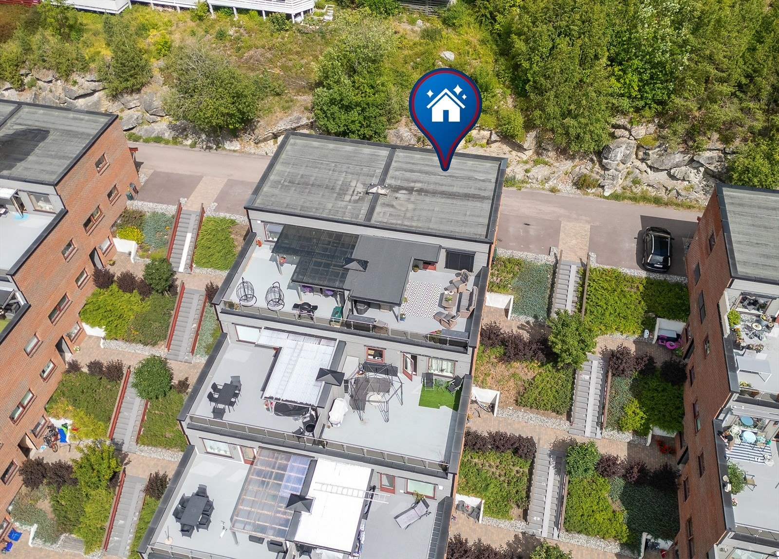 Eiendommen har en attraktiv beliggenhet med enkel tilgang til Buskerud Storsenter og kollektivtransport. Galleribilde