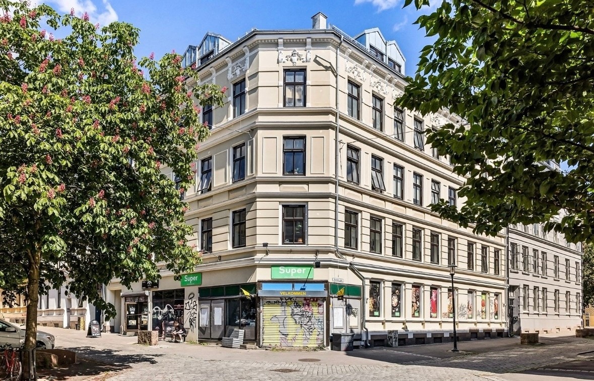 Fasade, boligen ligger i 3.etasje. Total rehabilitering av ytre fasade i 2009. Galleribilde