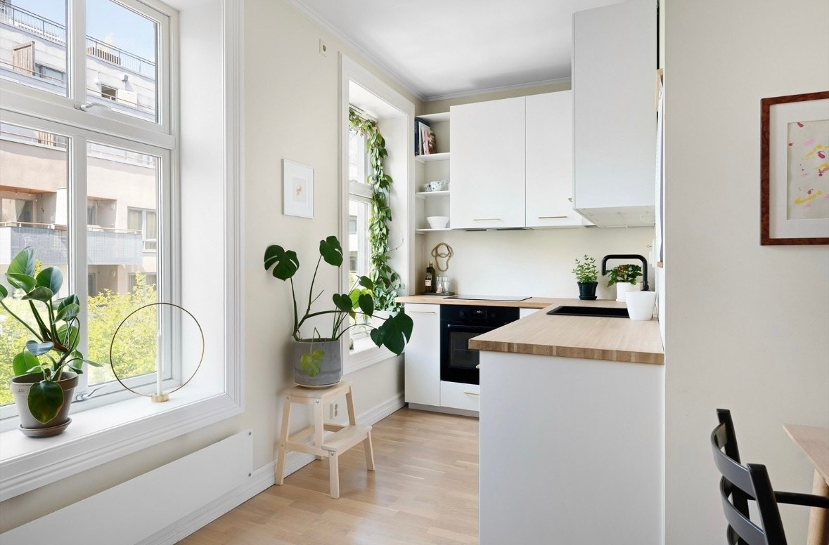 IKEA-kjøkkeninnredning fra 2021. Vannsikring/Waterguard og komfyrvakt montert. Galleribilde