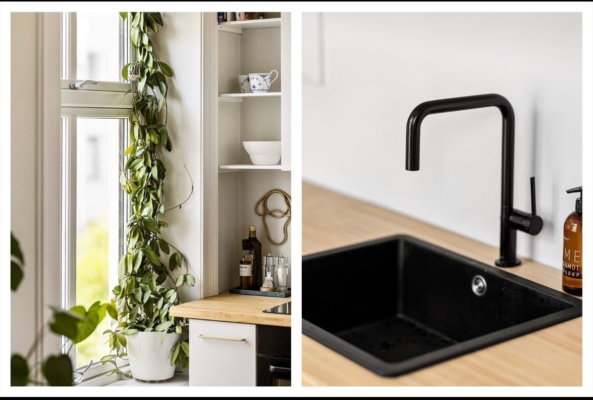 Finert sponbenkeplate, kompositt oppvaskkum og lys under overskap. Galleribilde