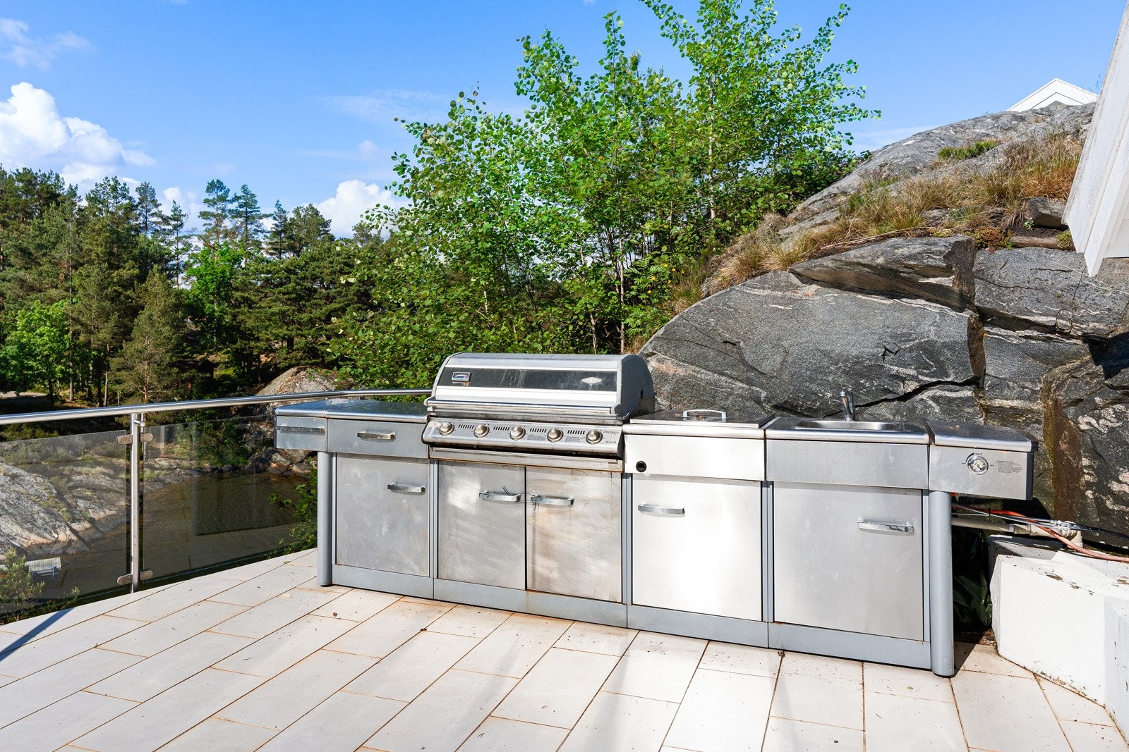 Utekjøkken med gassgrill Galleribilde