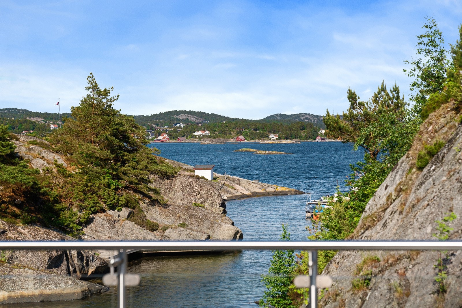 Utsikt ut til leia Galleribilde