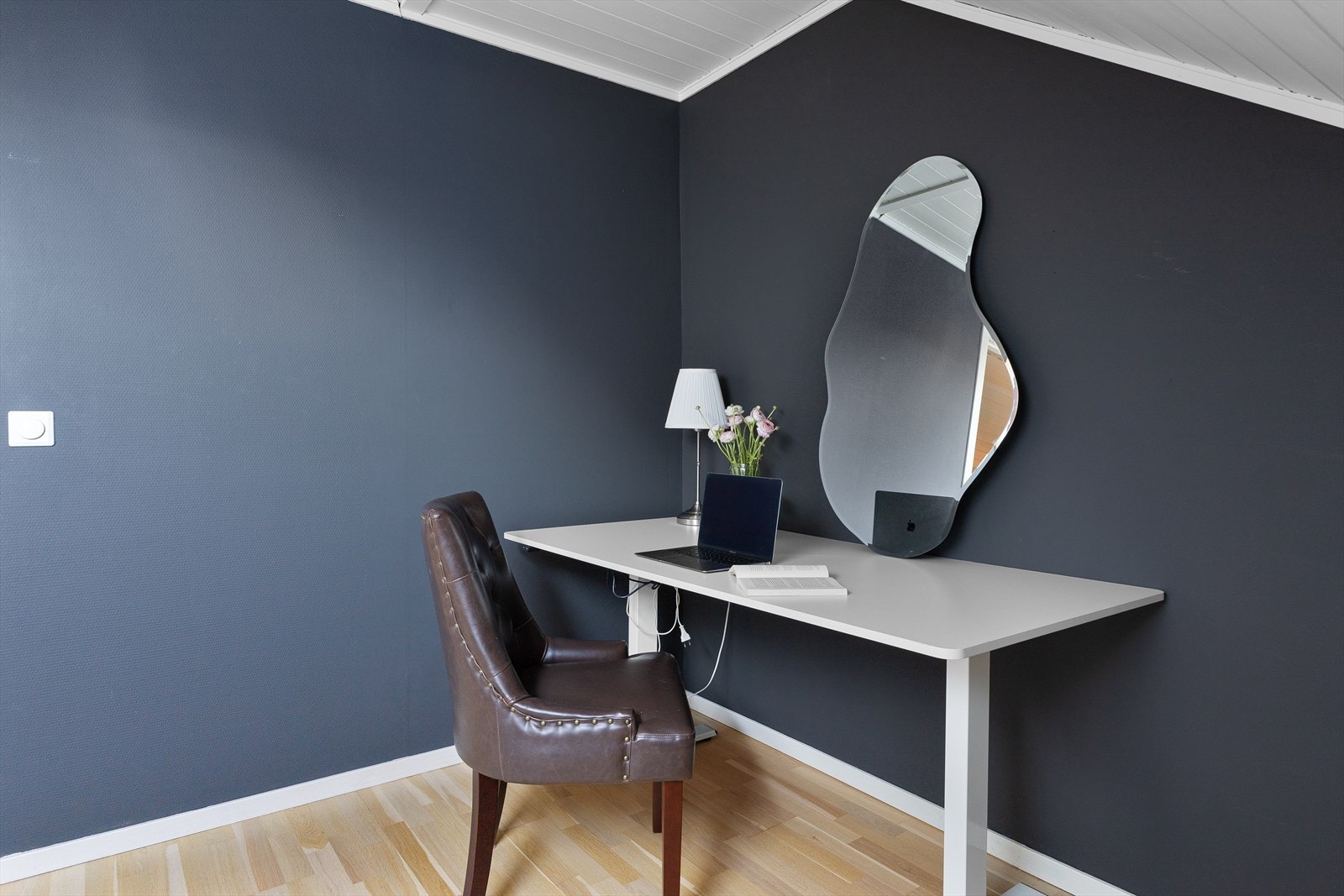 Soverom nr. 2 - egner seg godt som barnerom, gjesterom eller hjemmekontor. Galleribilde