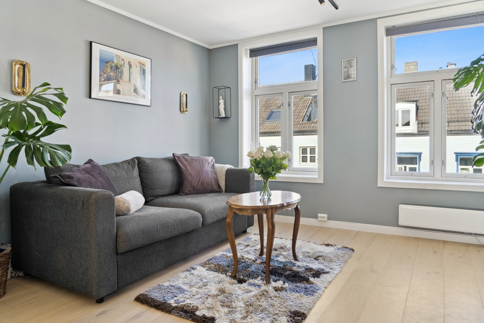 Det er god plass til sofakrok og ønskelig møblement. Galleribilde