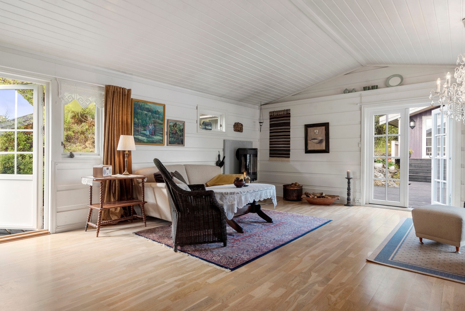 Stue og kjøkken er på ca. 35 m². Galleribilde