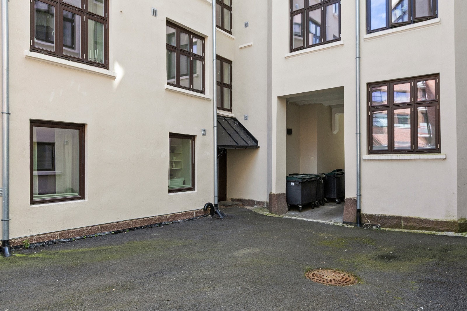 Området består i stor grad av elegante, klassiske bygårder fra slutten av 1800-tallet, kombinert med fasjonable handlegater, praktfulle parkanlegg og andre idylliske rekreasjonsområder. Galleribilde