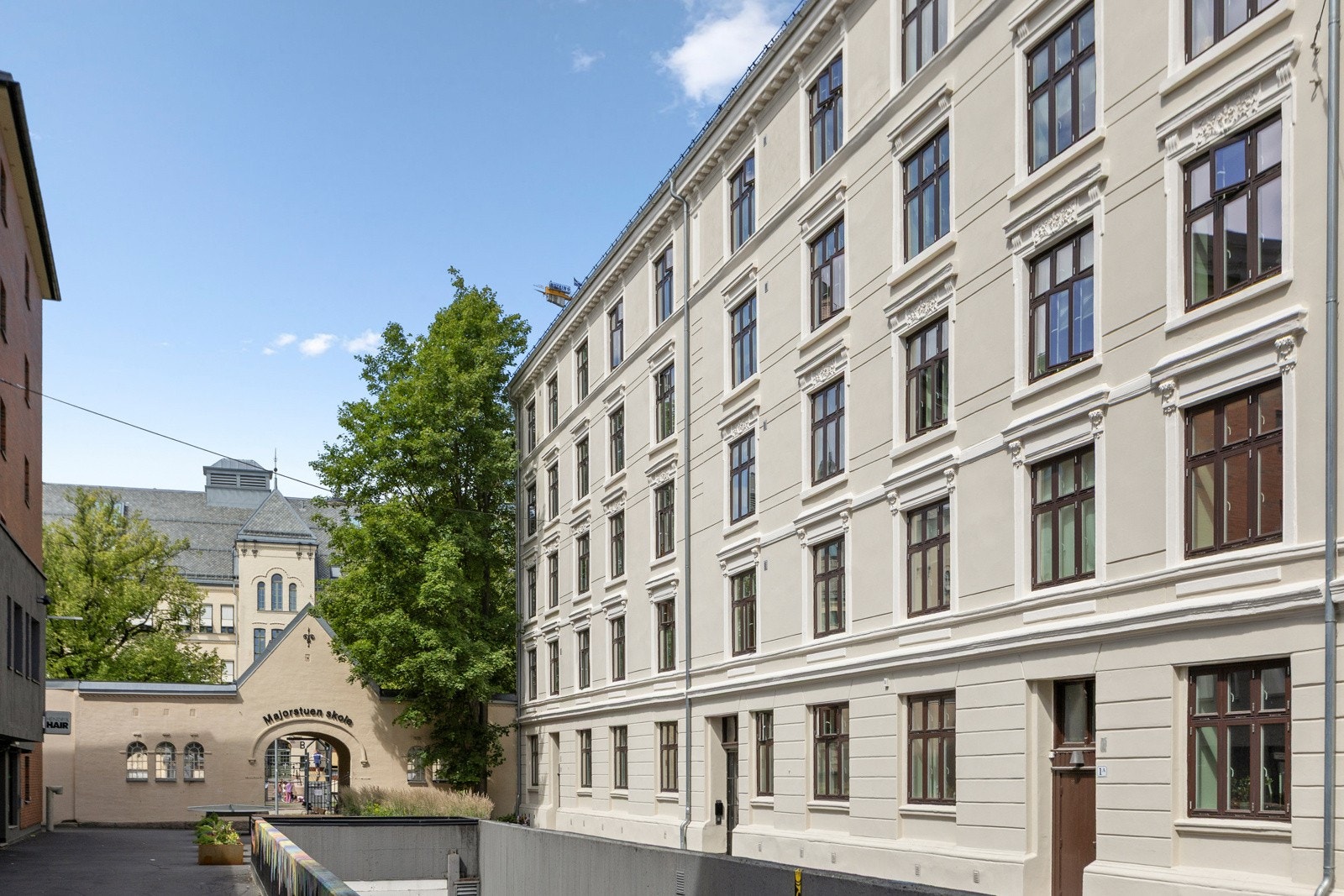 Borettslaget ligger midt i smørøyet med "krem-beliggenhet" i hjertet av Majorstuen, men samtidig i en tilbaketrukket og lite trafikkert sidegate. Galleribilde