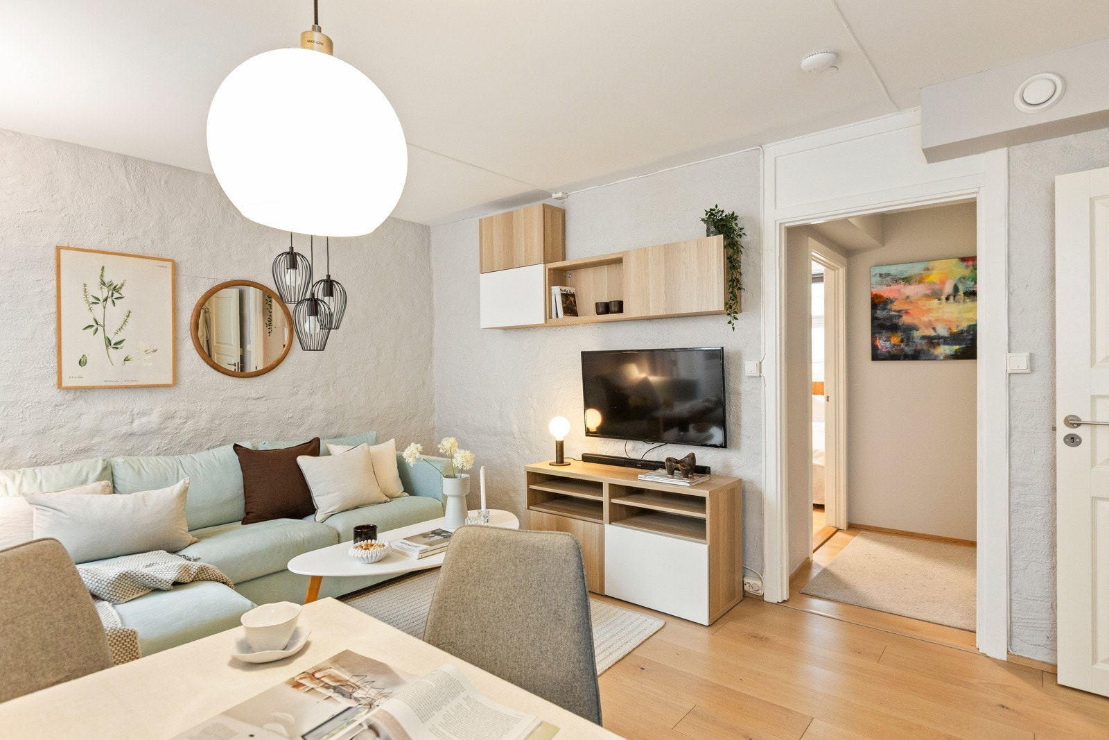 Lekker og gjennomgående 3-roms med krem-beliggenhet, tilbaketrukket til på beste Majorstuen - Midt i smørøyet! Galleribilde