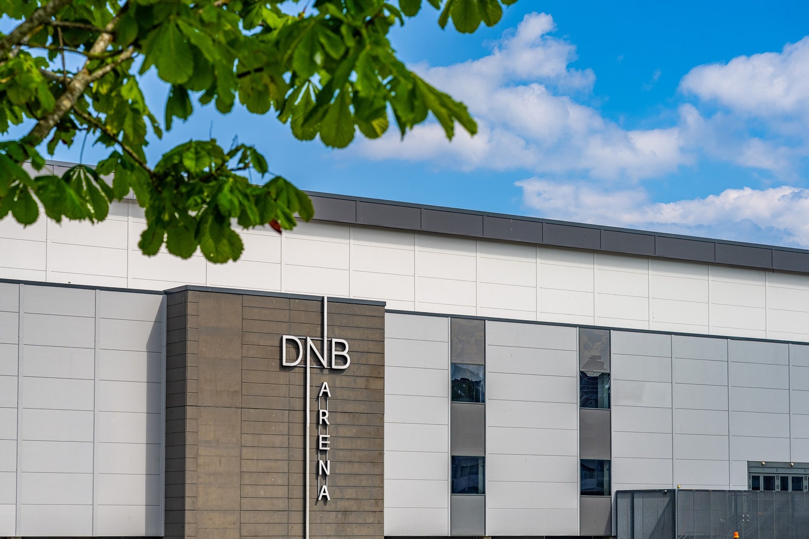 Det er gåavstand DNB Arena. Galleribilde