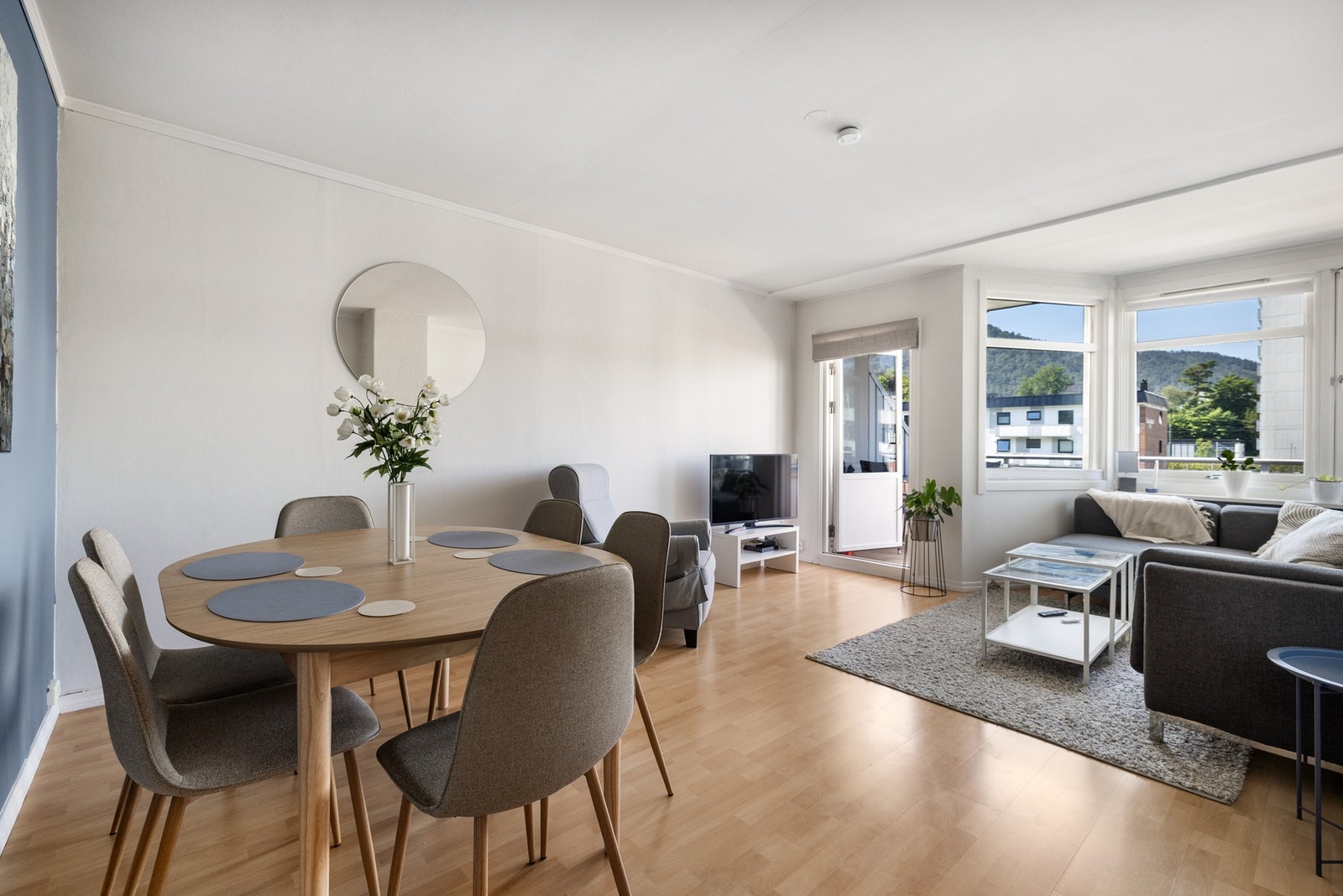 Eliasmarken 21 presenteres av EIE eiendomsmegling, ved Daniel Rye. Galleribilde