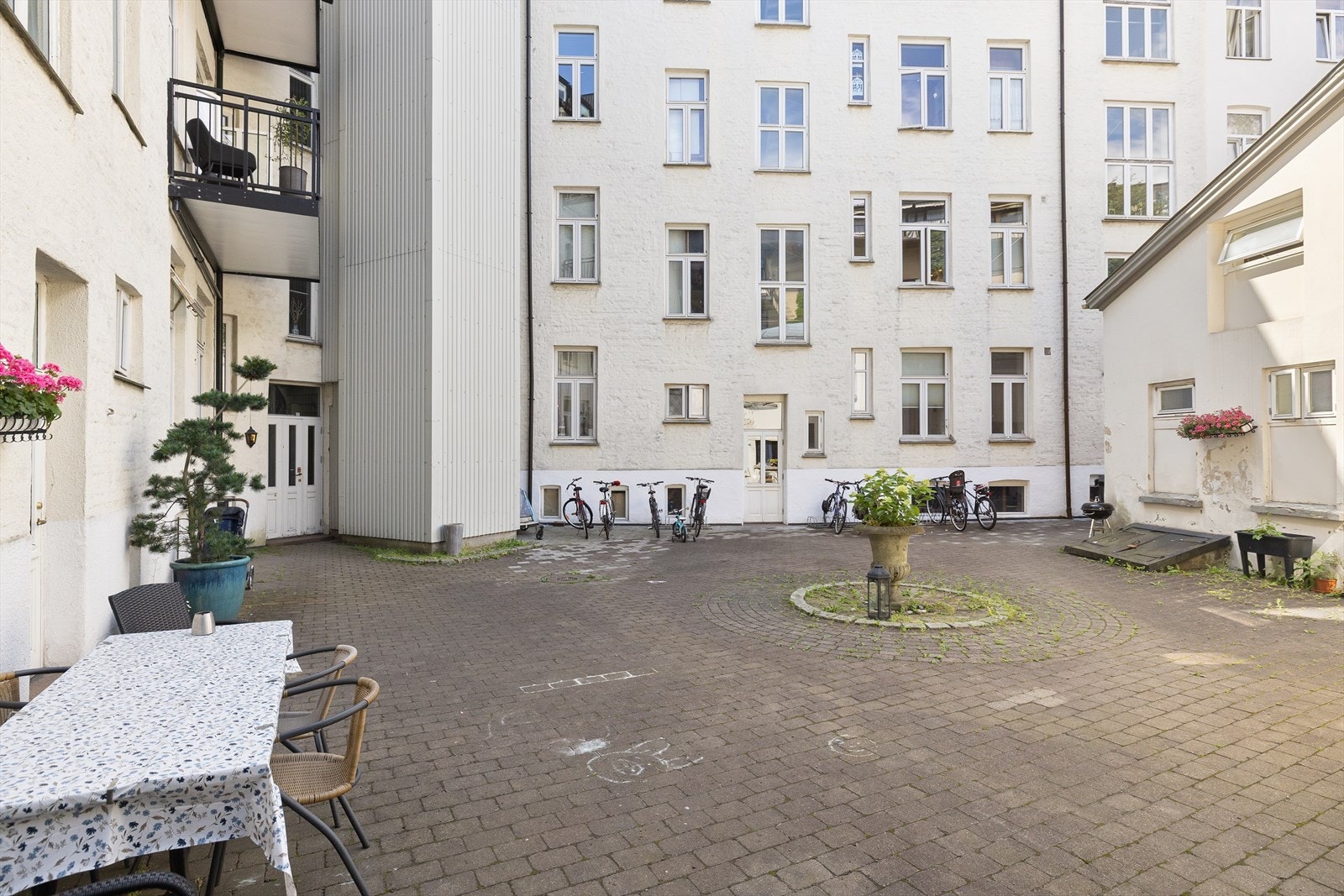 Borettslaget består av 23 andelsleiligheter, og har god vedlikeholdshistorikk. Galleribilde