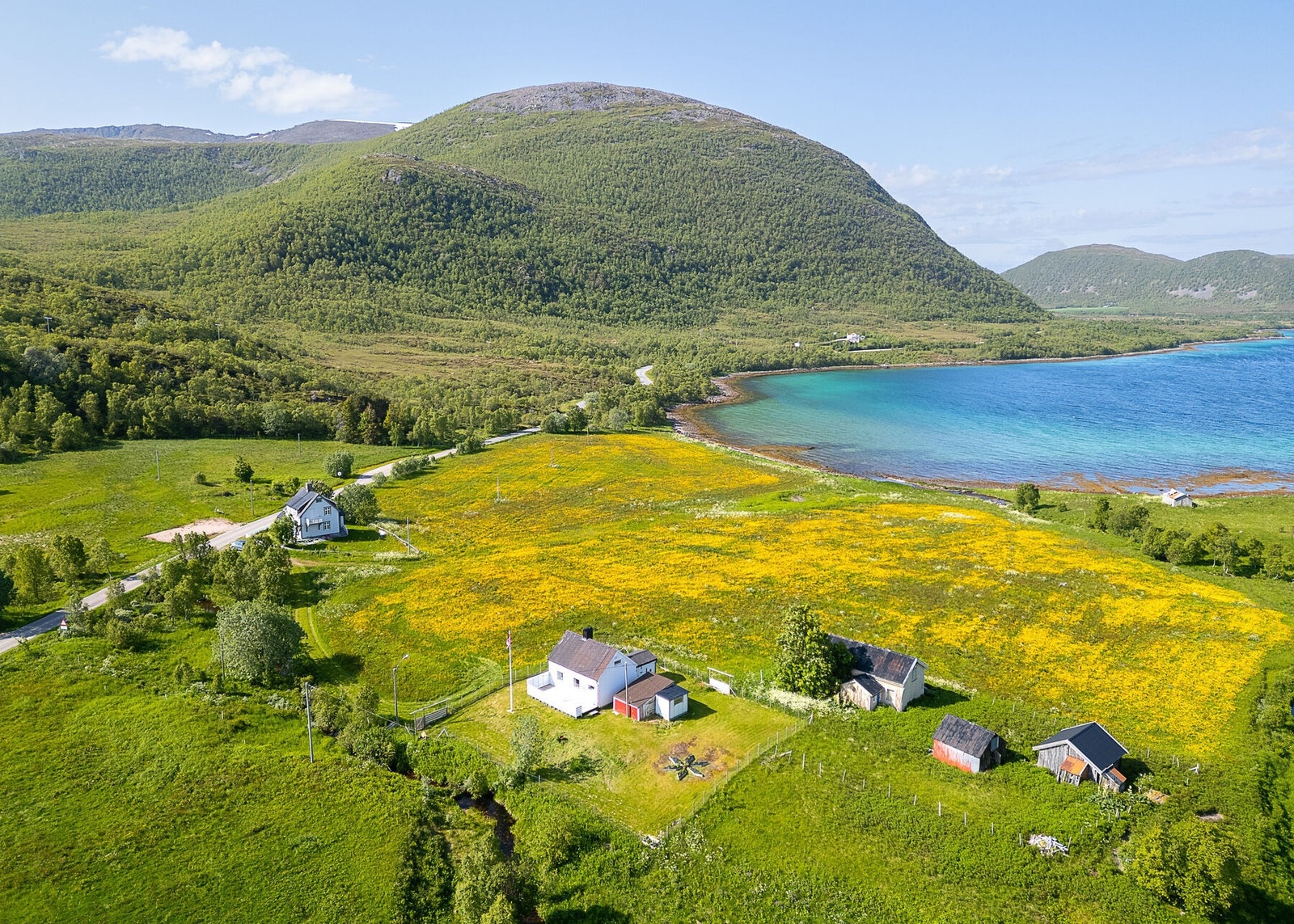 Her får du en koselig fritidsbolig - perfekt for deg som ønsker et fredelig fristed nær naturen. Galleribilde