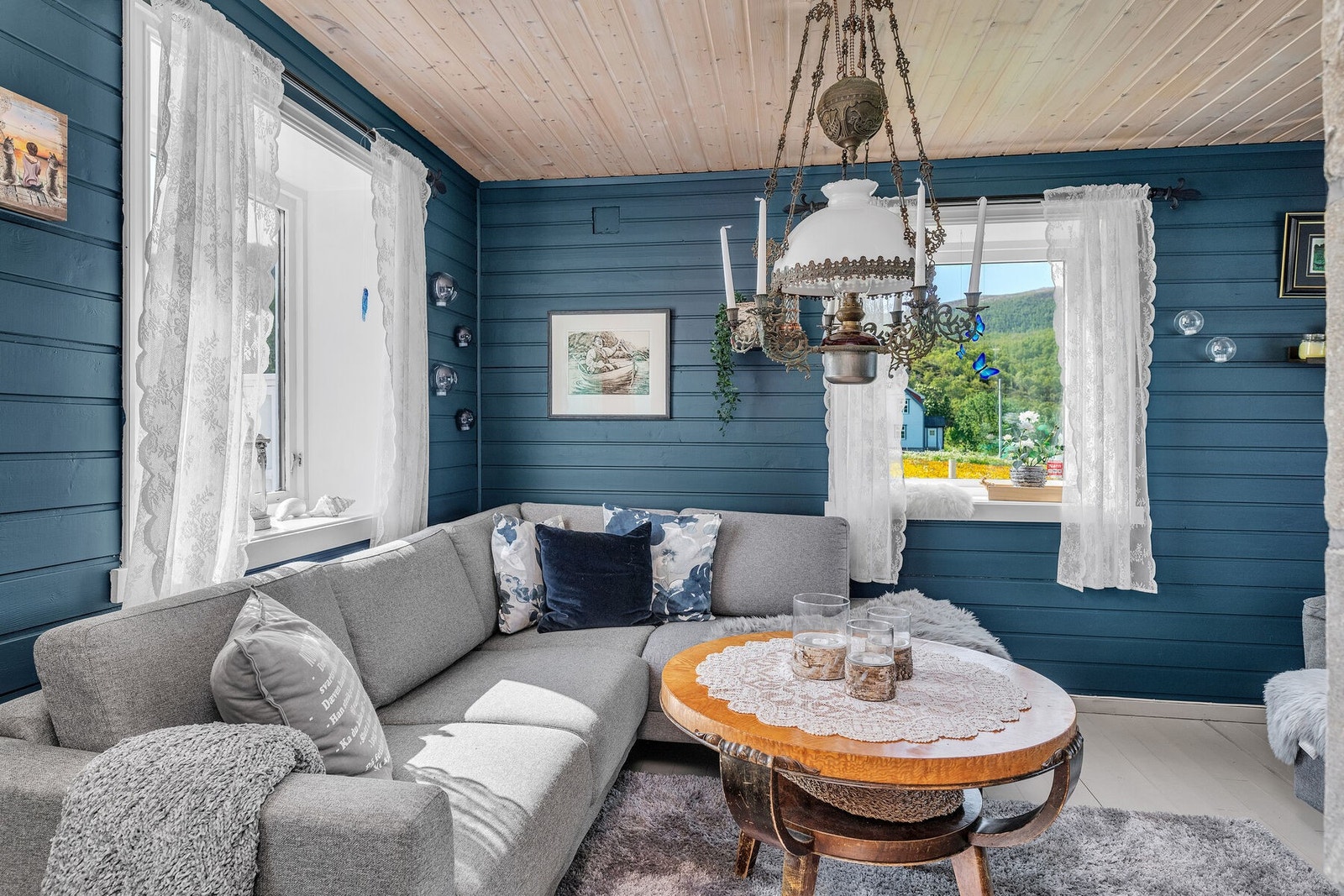 Det er stedvis fornyet innvendige overflater. Galleribilde