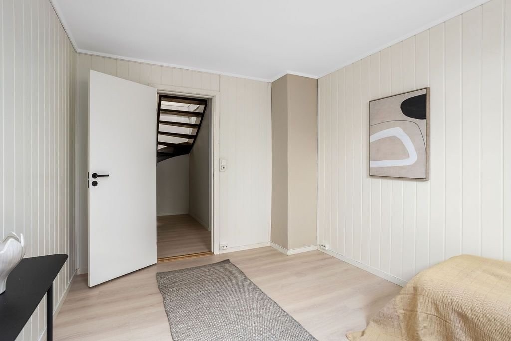 Soverommet til høyre i underetasjen. Galleribilde