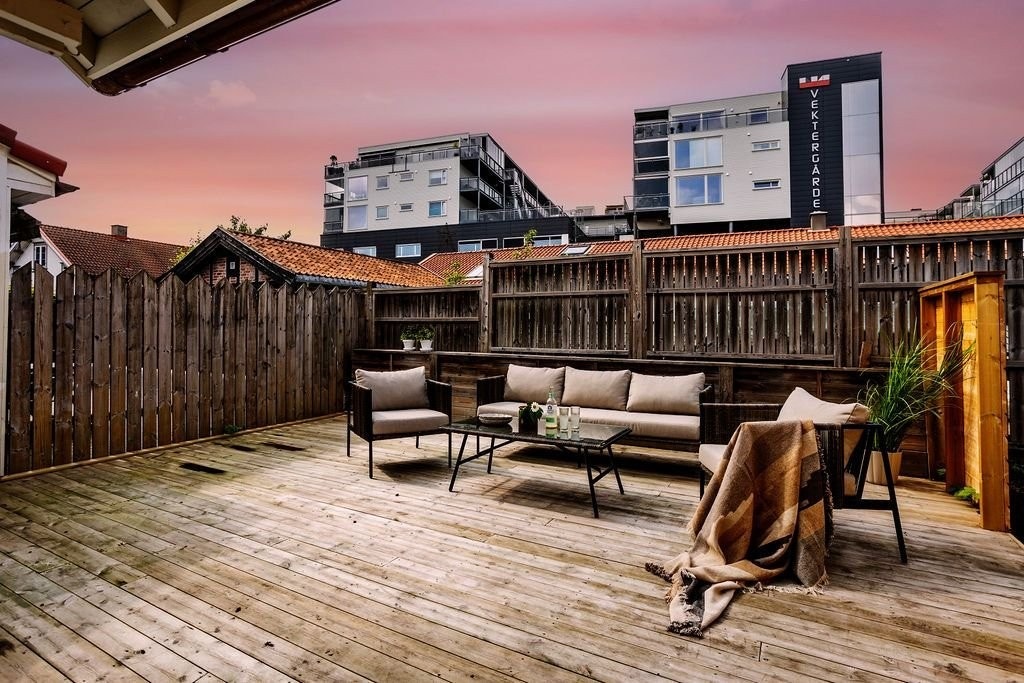 Solfylt terrasse (ca 20 m2 ). Galleribilde