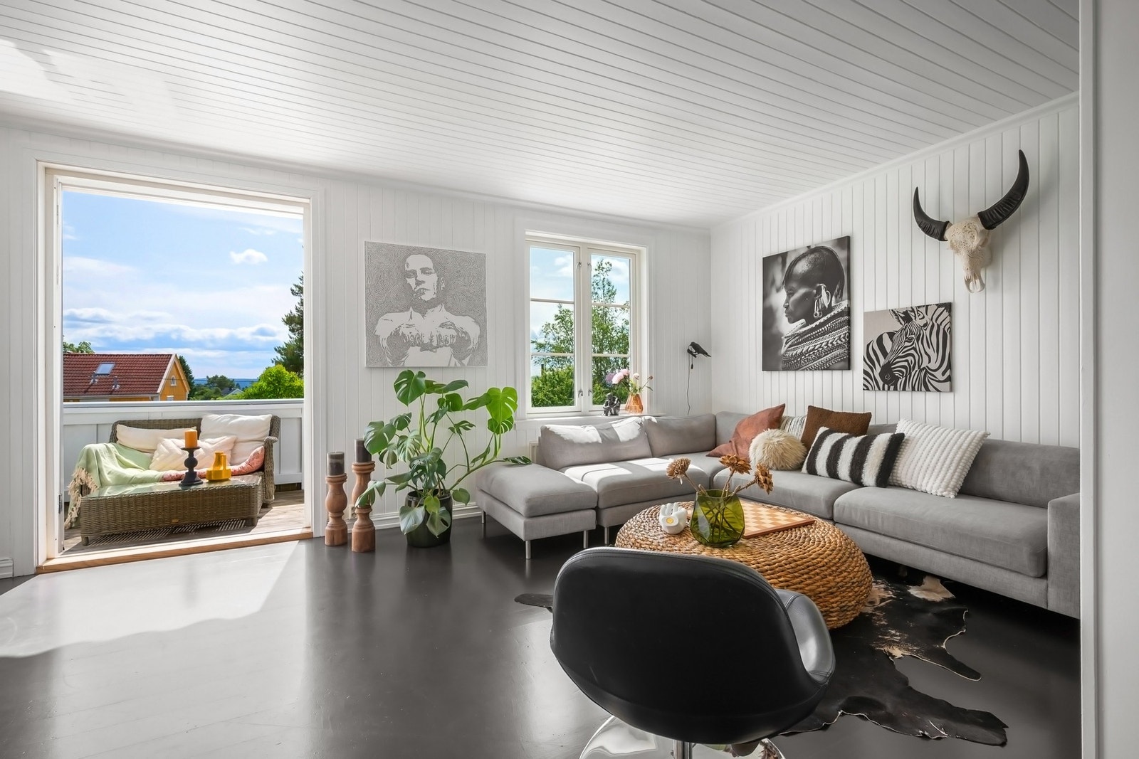 Dobbel foldedør leder til balkong Galleribilde