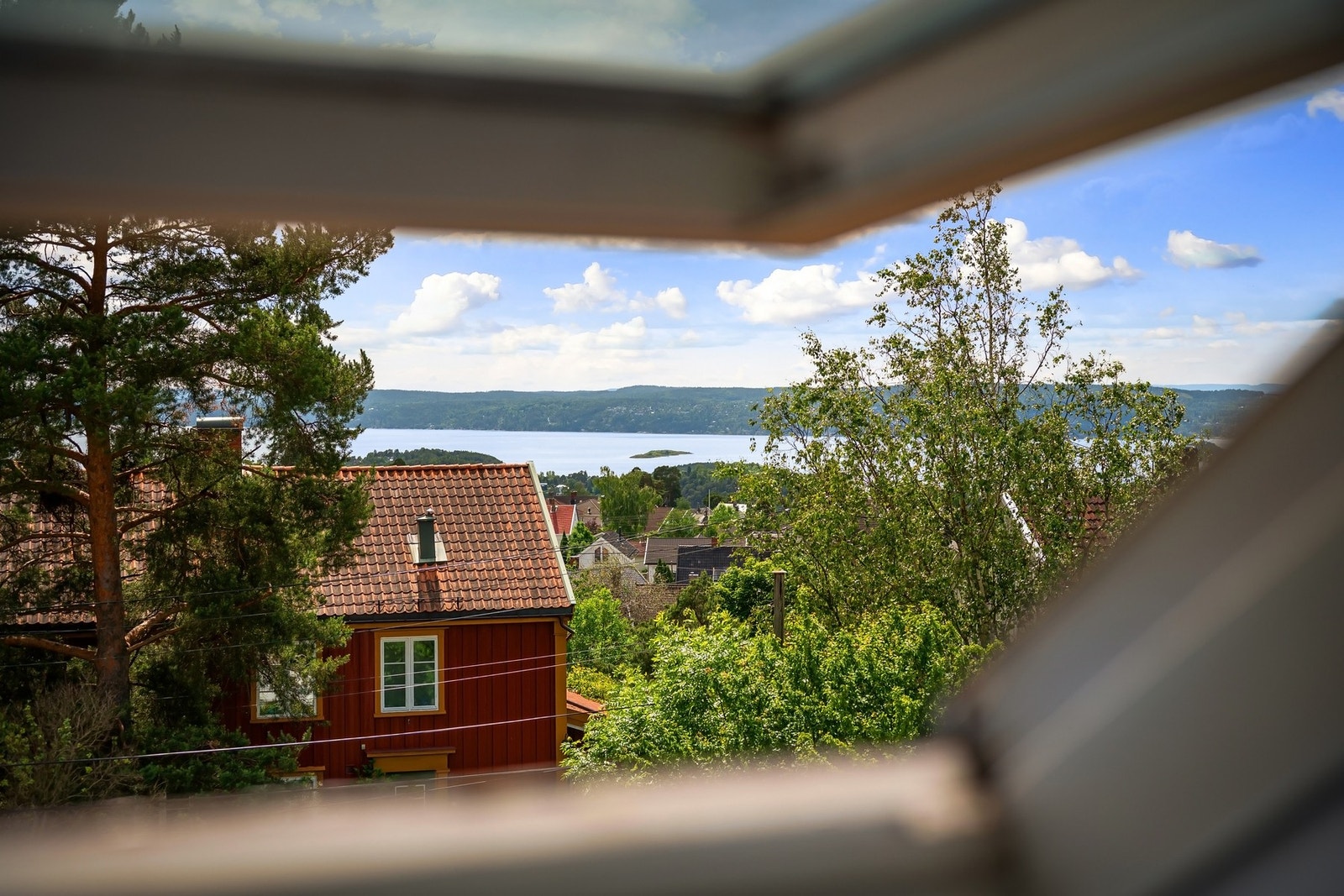 Fjordutsikt fra loftet Galleribilde