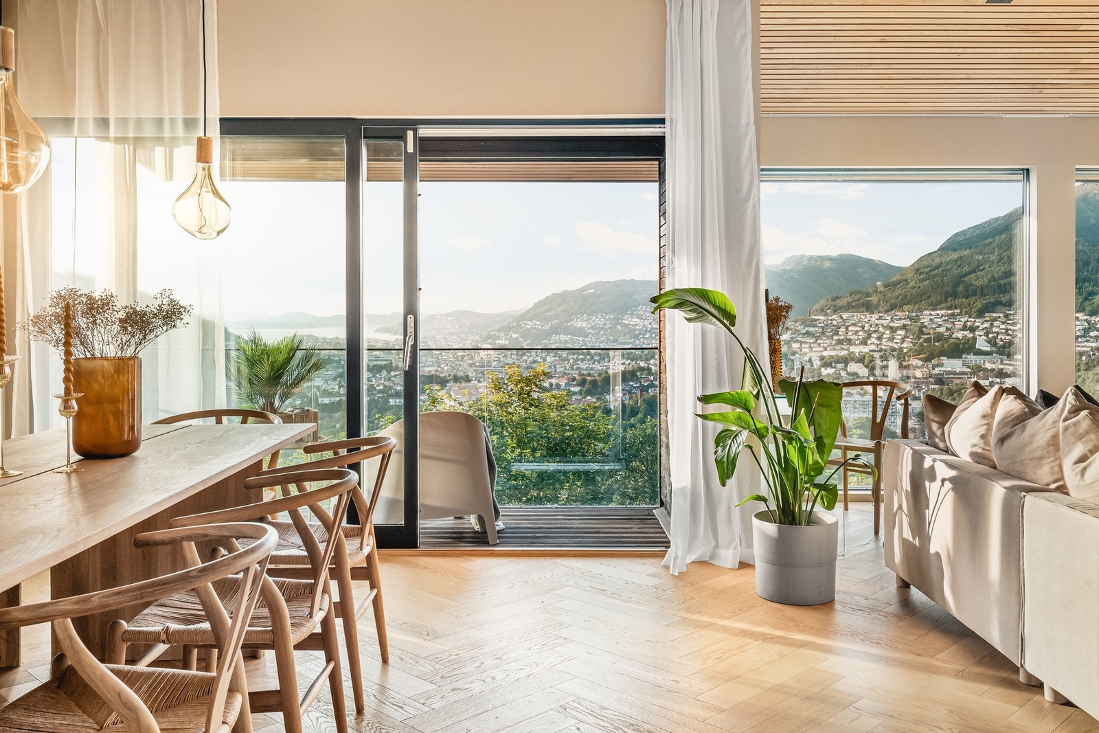 Boligen har fantastisk naturlig lysinnslipp. Galleribilde