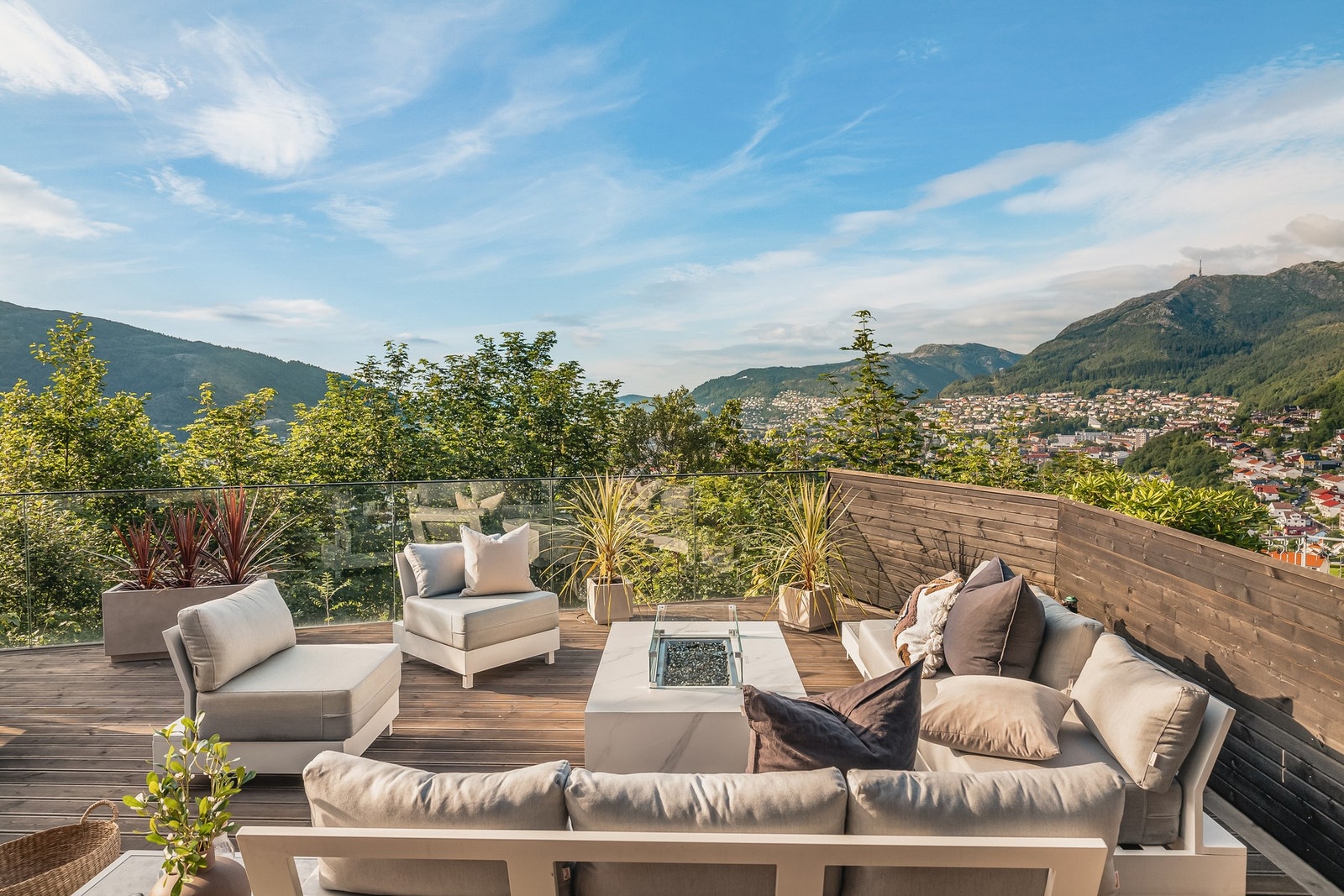 Utvendig har huset åpenbart også gjennomgått en betydelig oppussing. Galleribilde