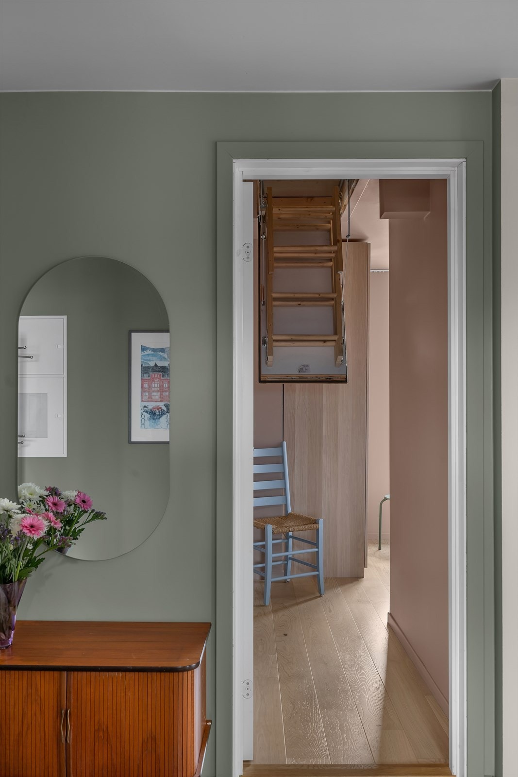 Adkomst til mørkeloft Galleribilde