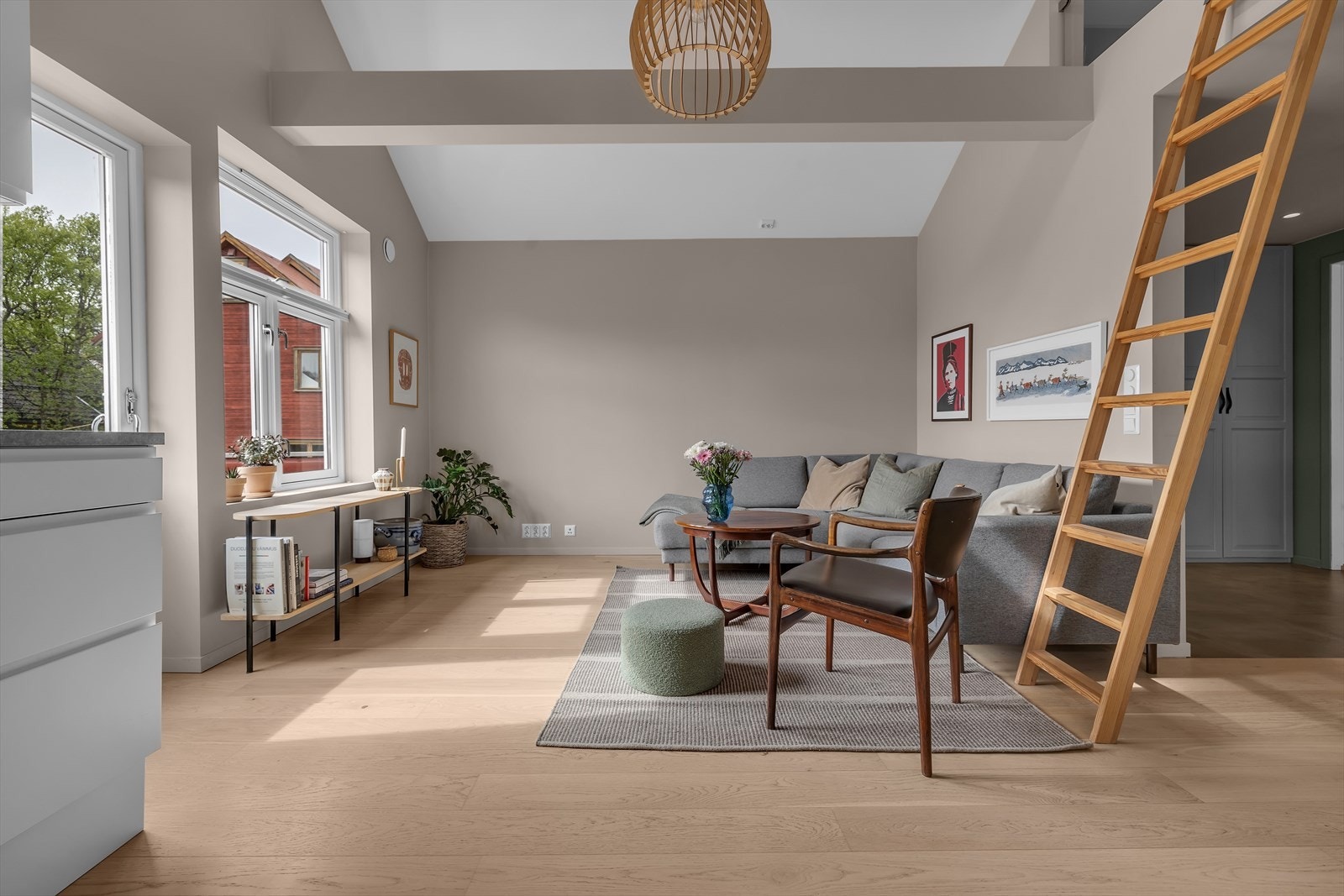 Stige opp til hems Galleribilde