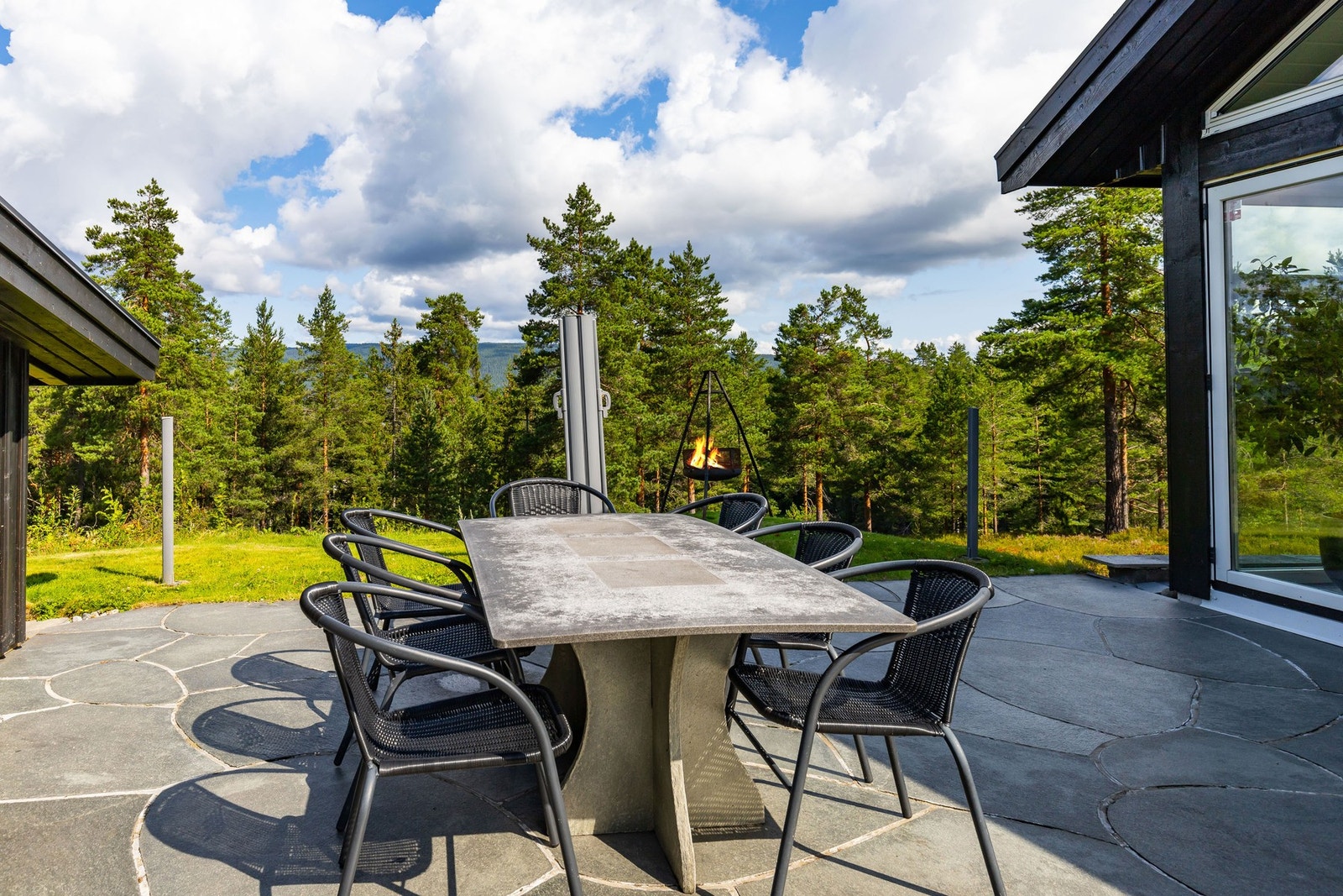 Her er det god plass til spisebord. Galleribilde